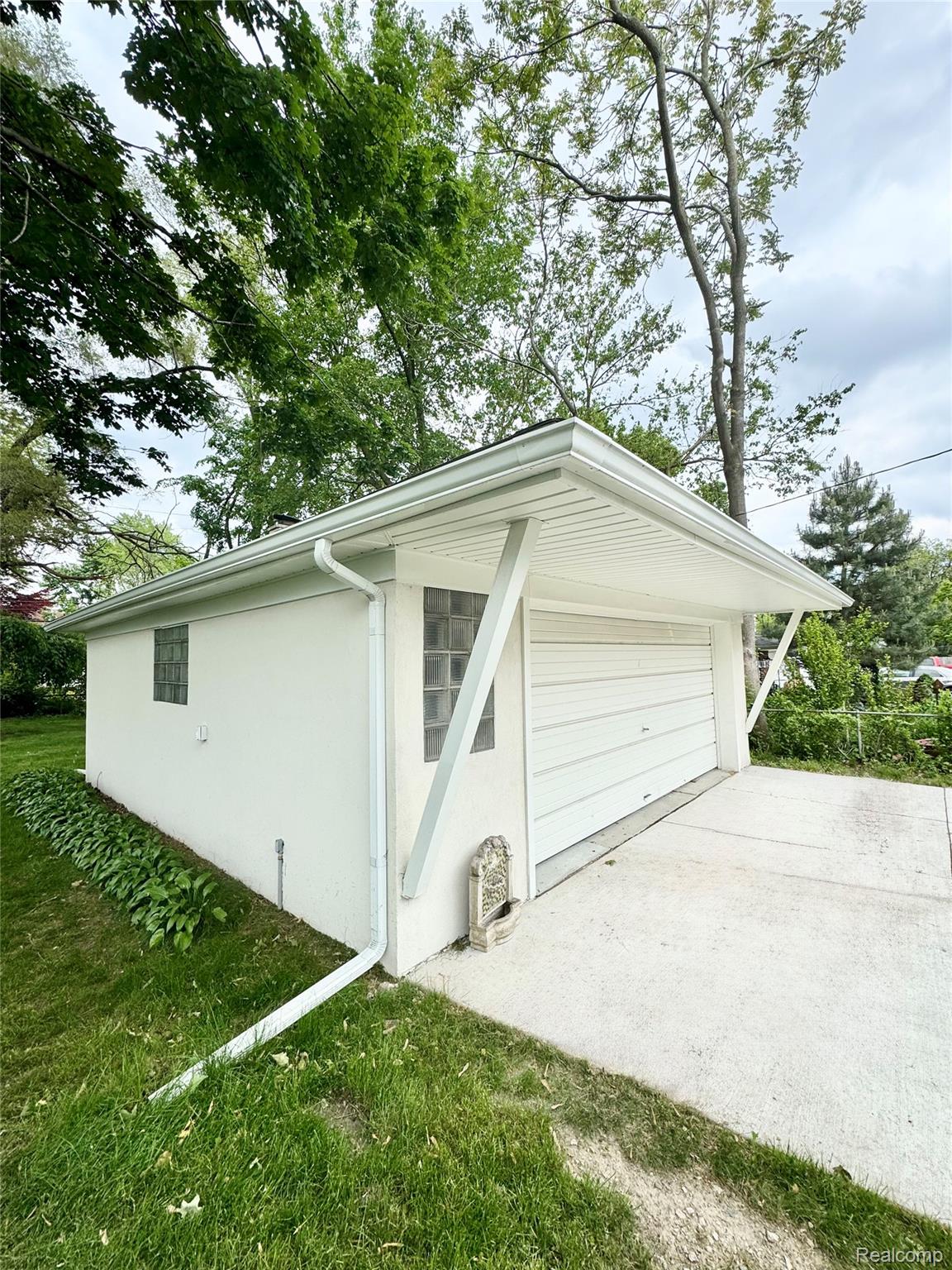 8511 Allen Road Allen Park City MI 48101