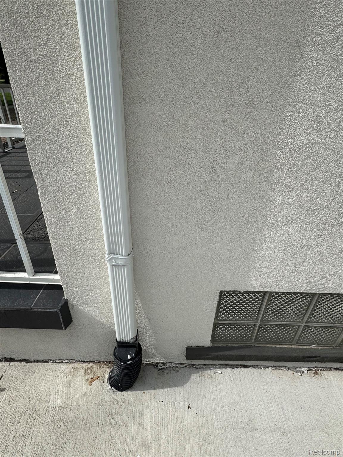 8511 Allen Road Allen Park City MI 48101