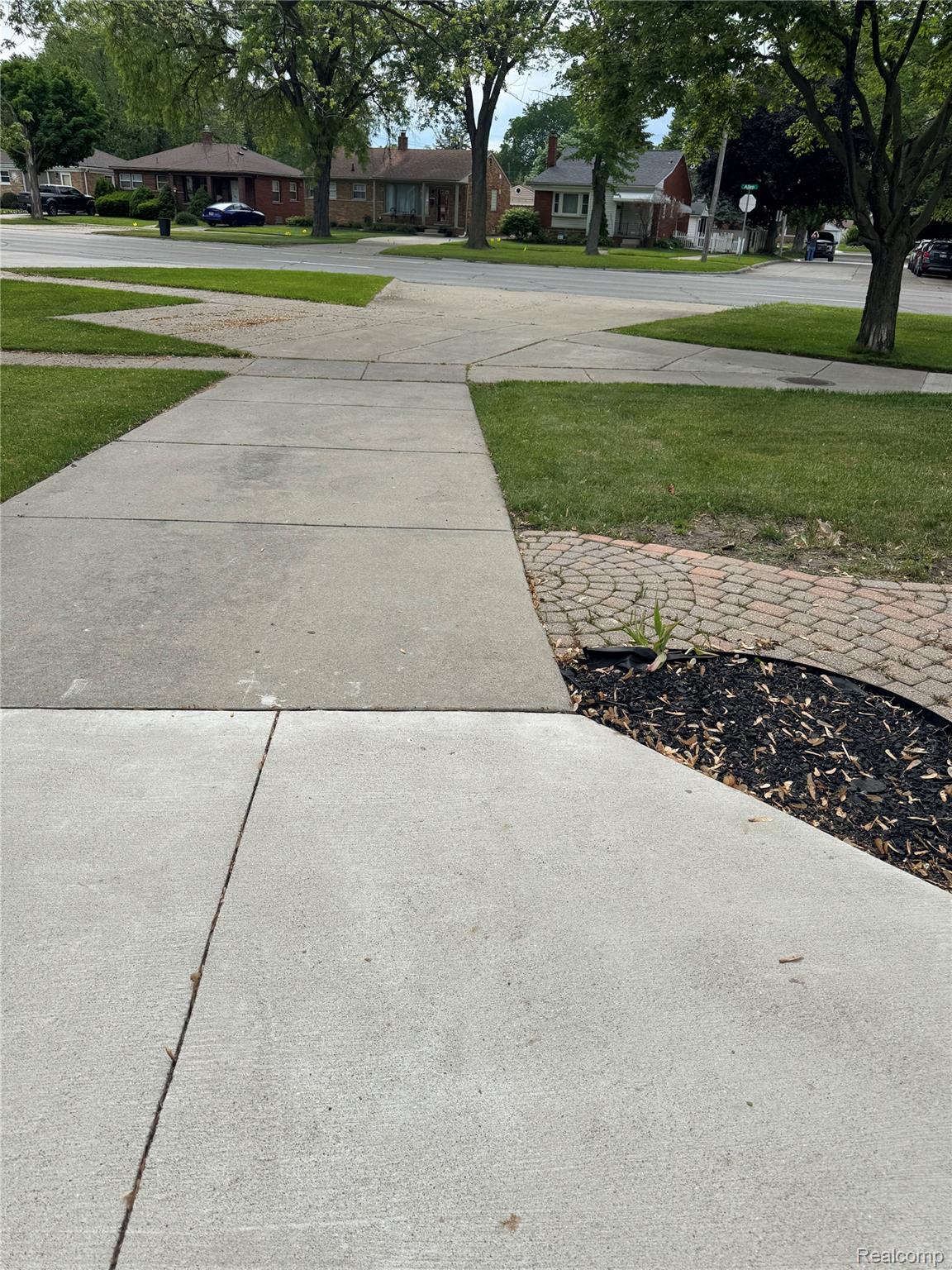 8511 Allen Road Allen Park City MI 48101