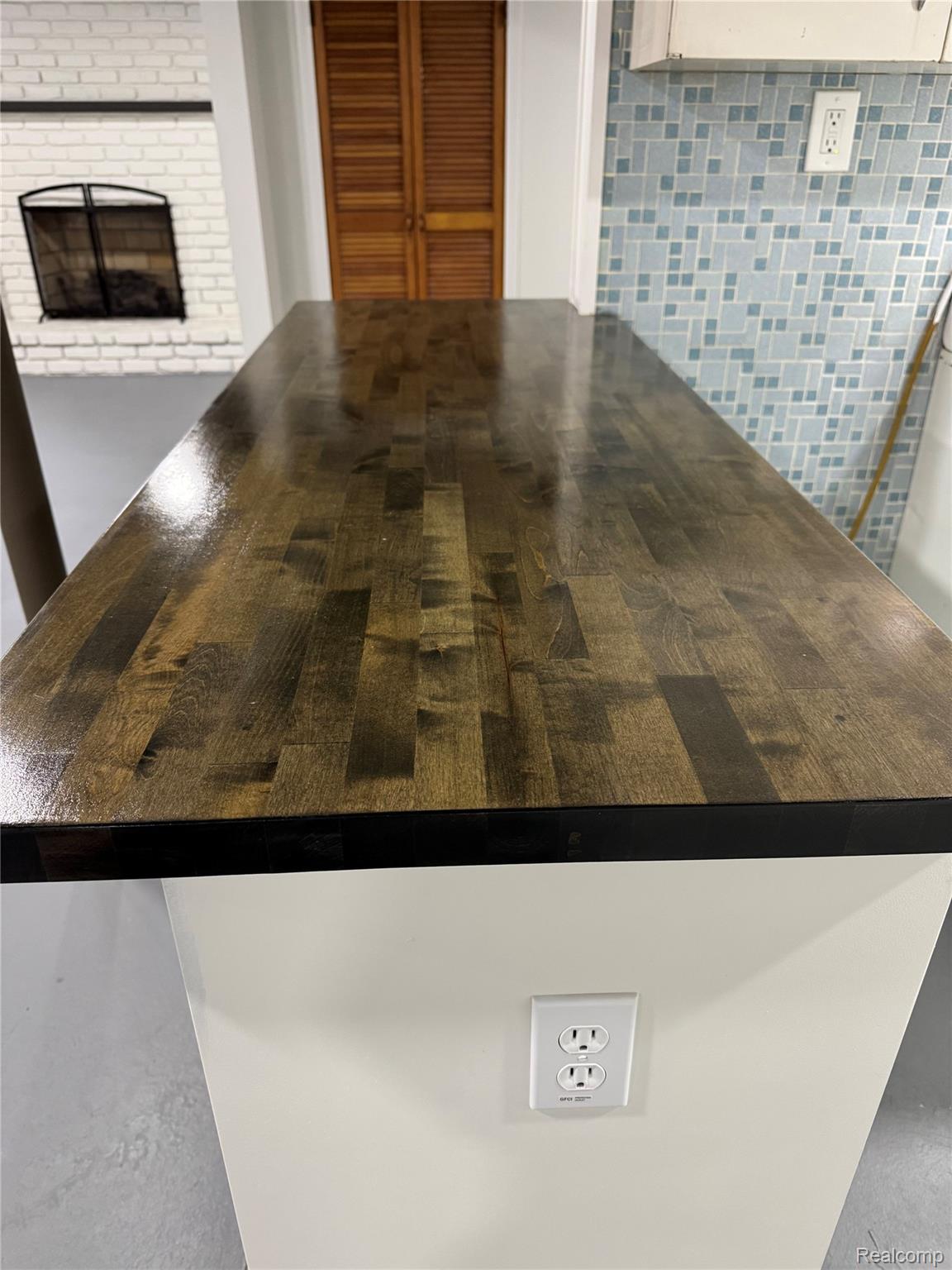 8511 Allen Road Allen Park City MI 48101