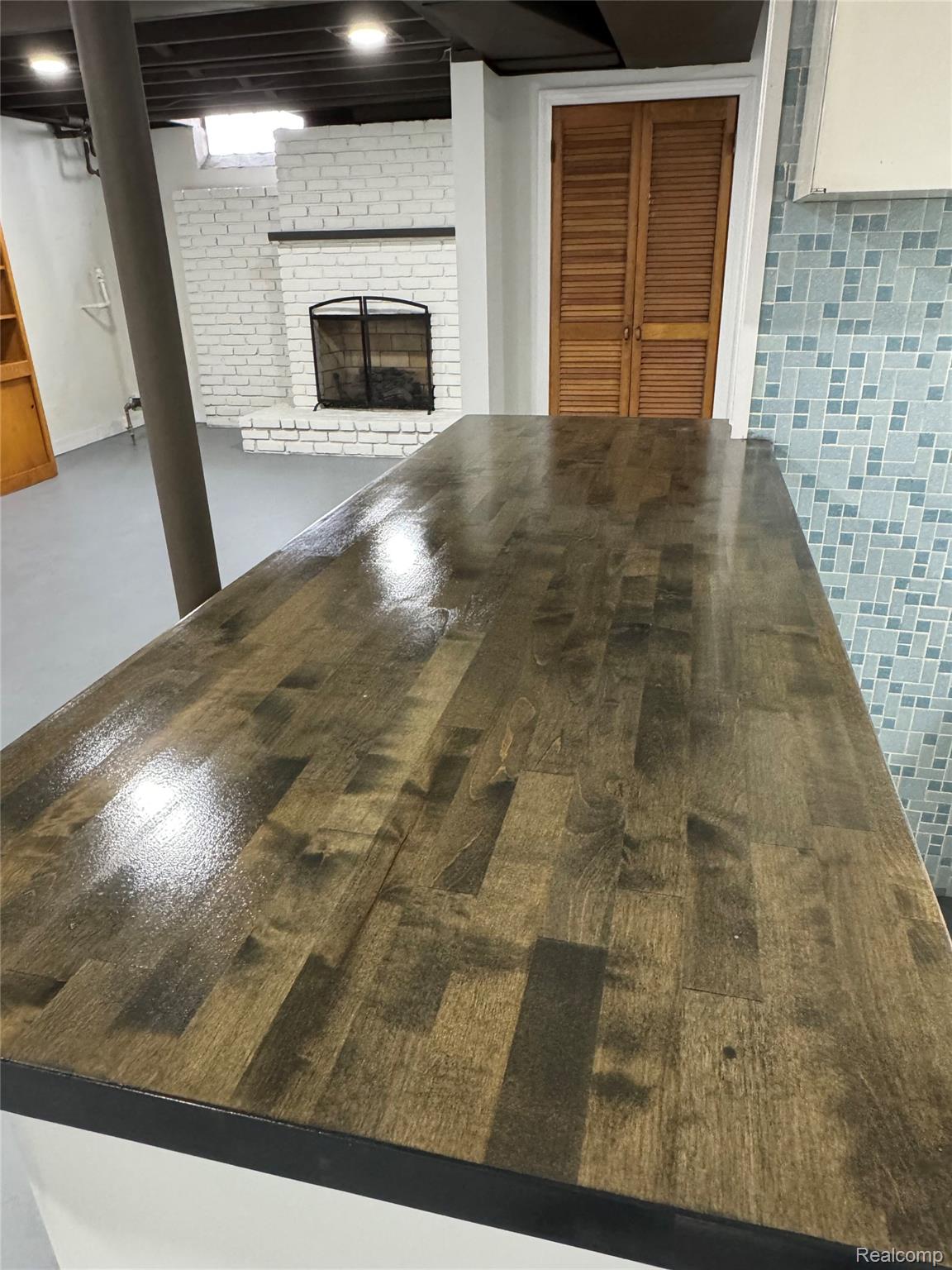 8511 Allen Road Allen Park City MI 48101