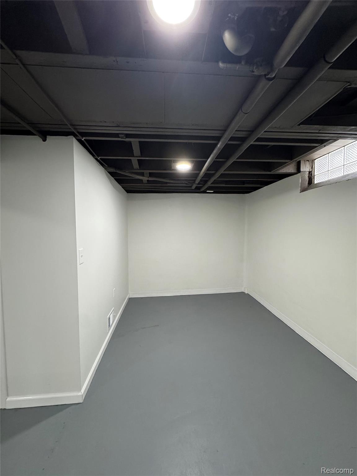 8511 Allen Road Allen Park City MI 48101