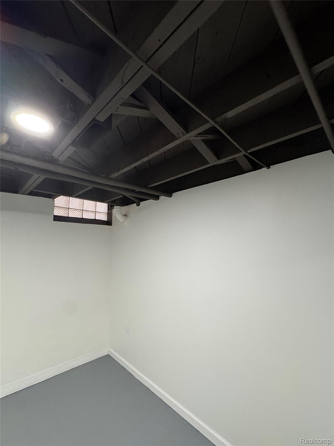 8511 Allen Road Allen Park City MI 48101