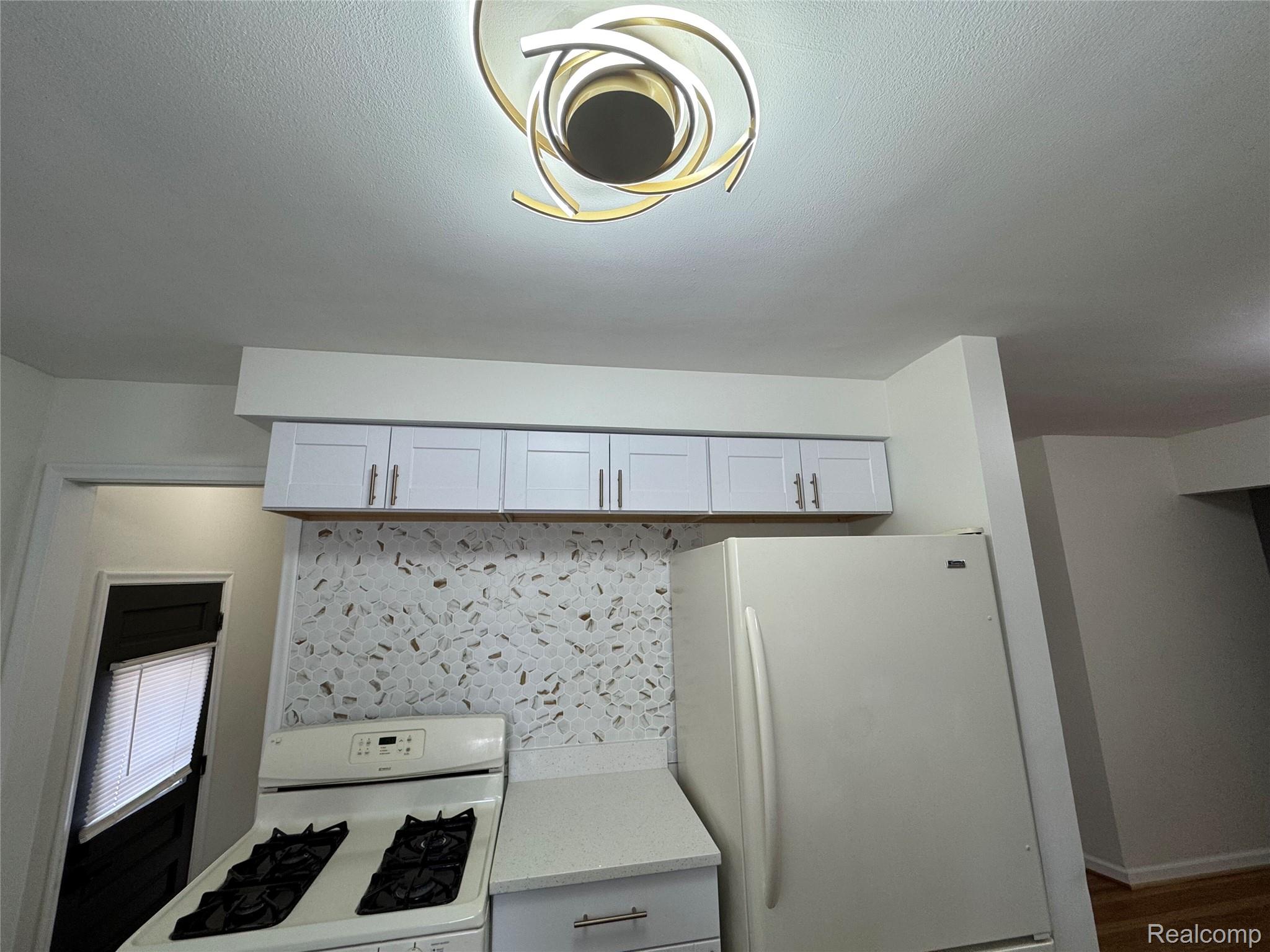 8511 Allen Road Allen Park City MI 48101