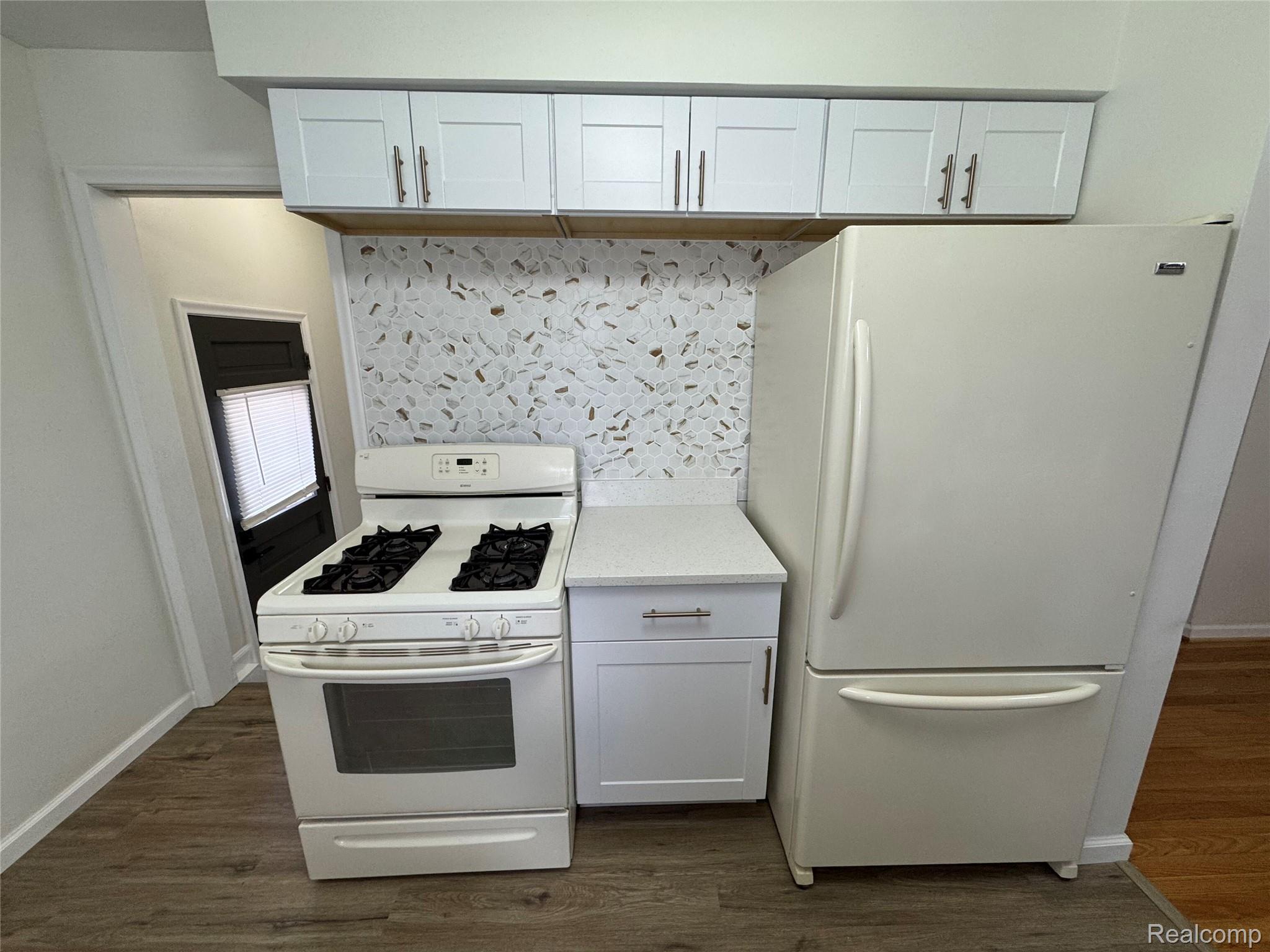 8511 Allen Road Allen Park City MI 48101