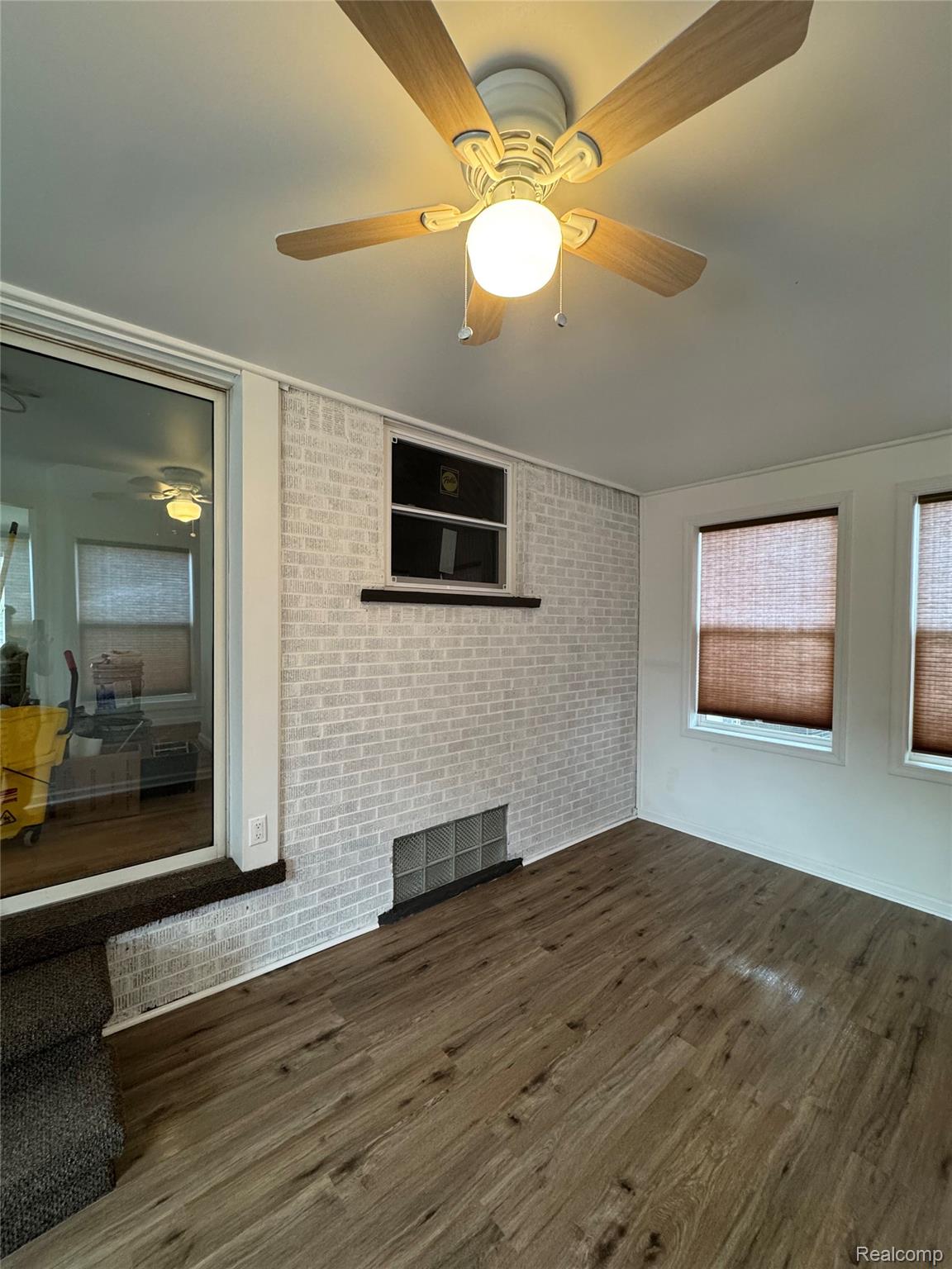 8511 Allen Road Allen Park City MI 48101