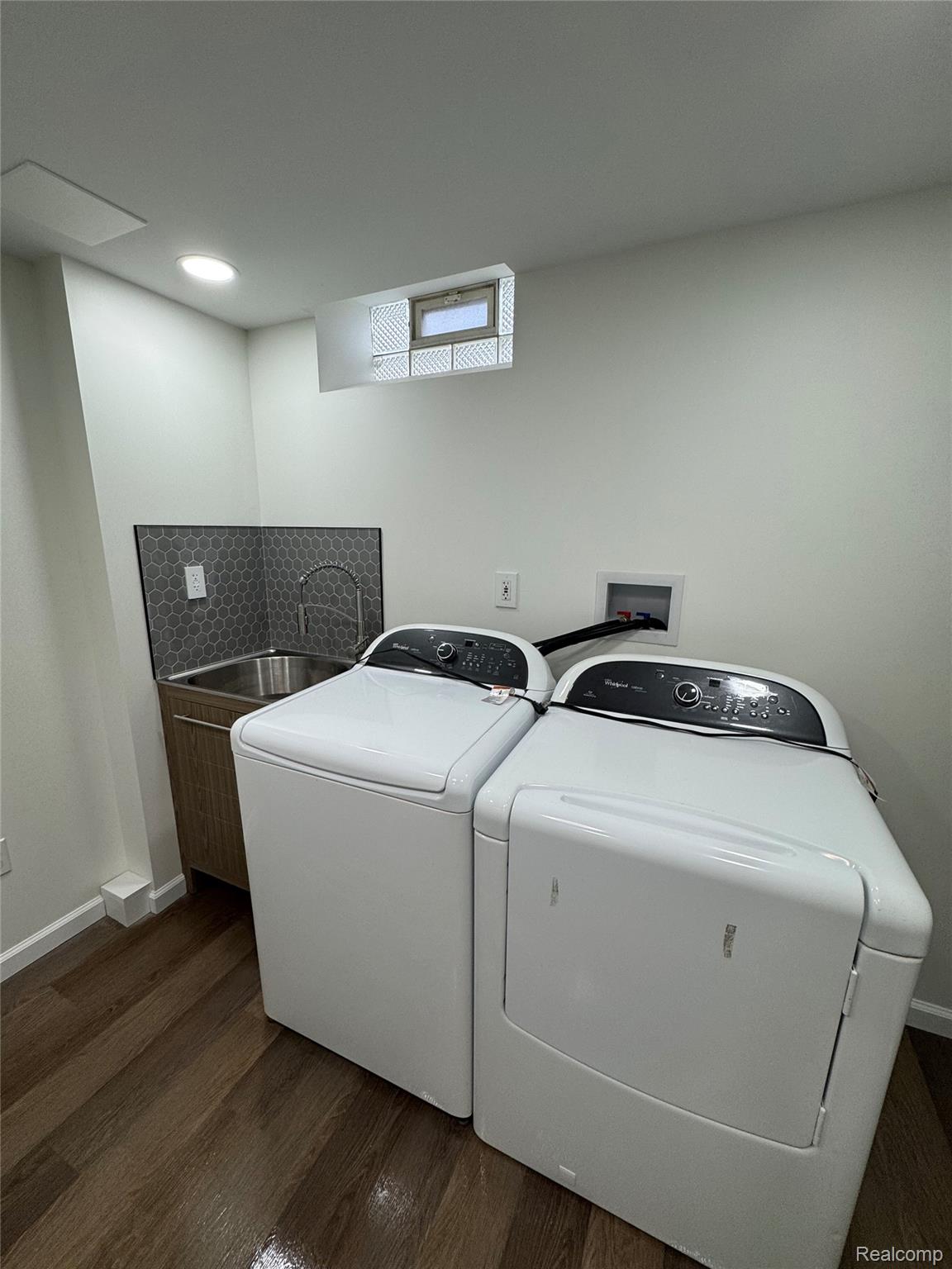 8511 Allen Road Allen Park City MI 48101