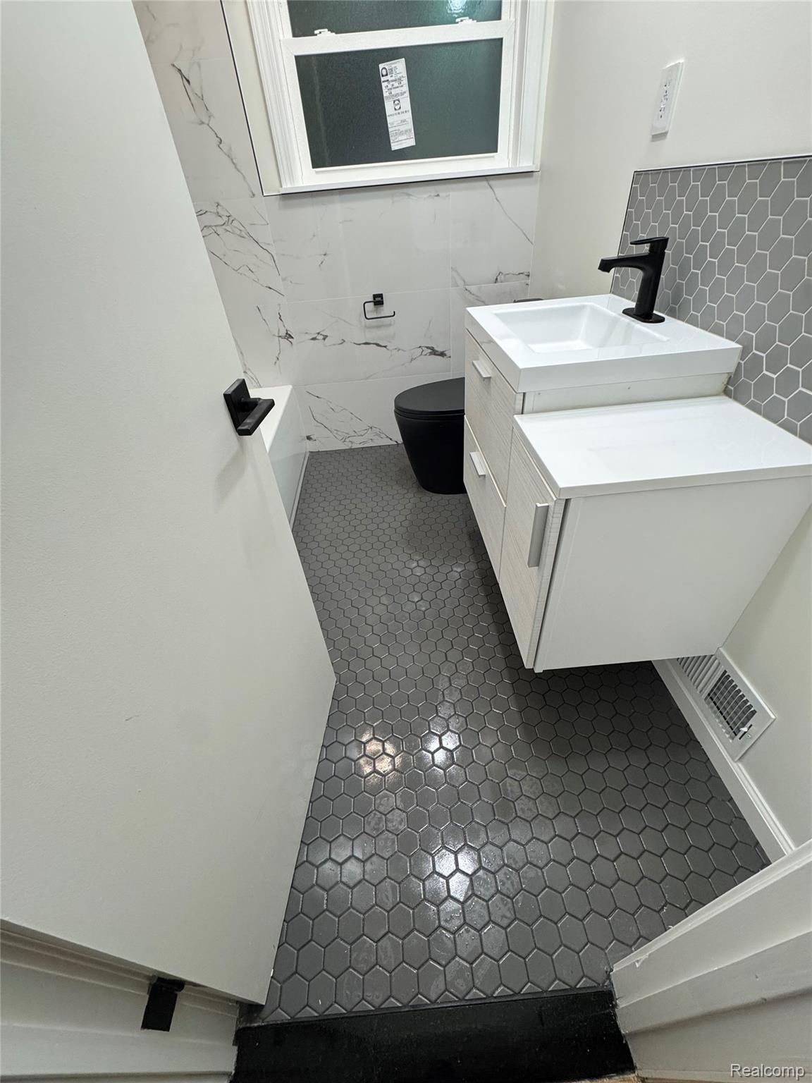 8511 Allen Road Allen Park City MI 48101