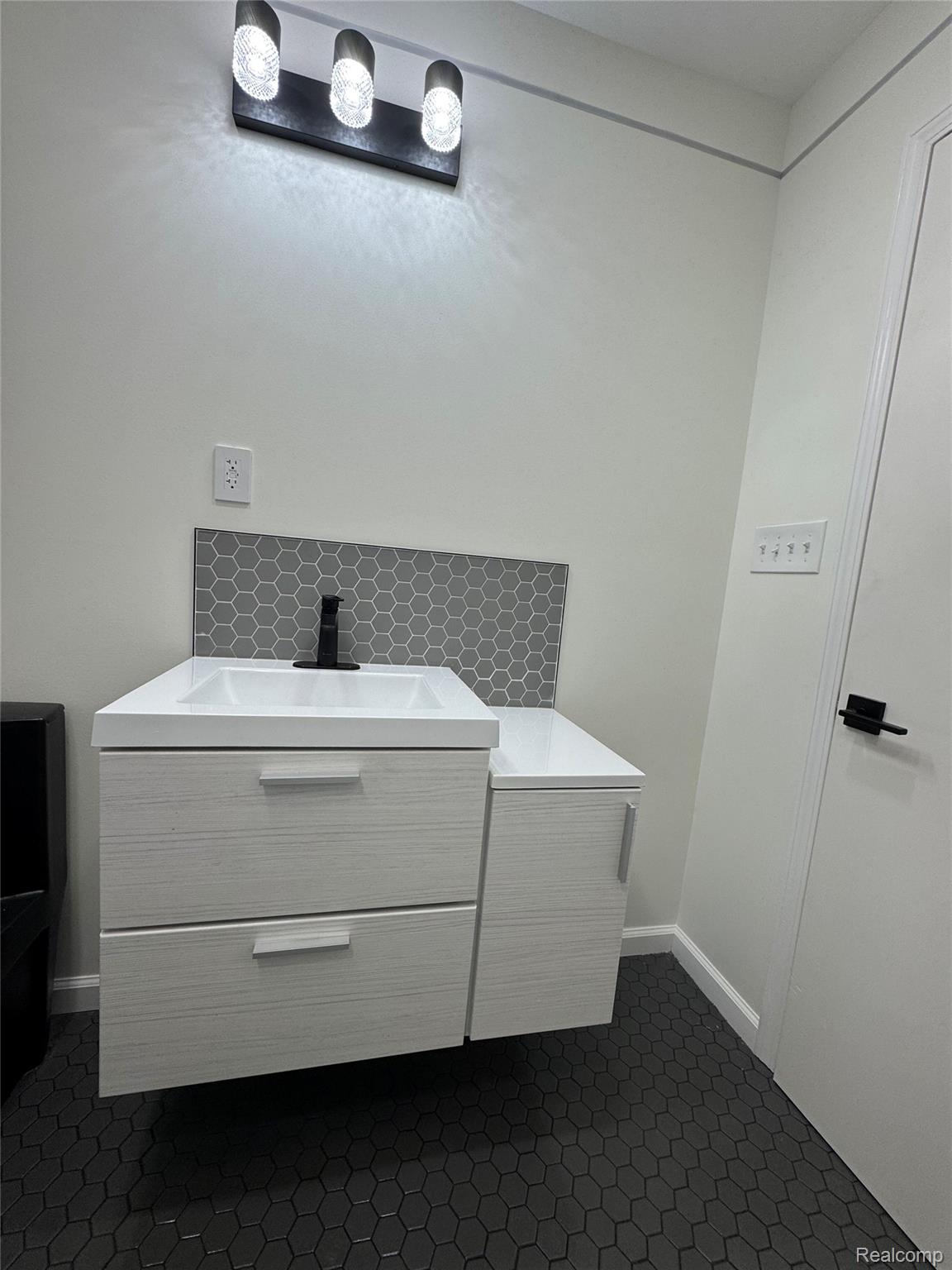 8511 Allen Road Allen Park City MI 48101