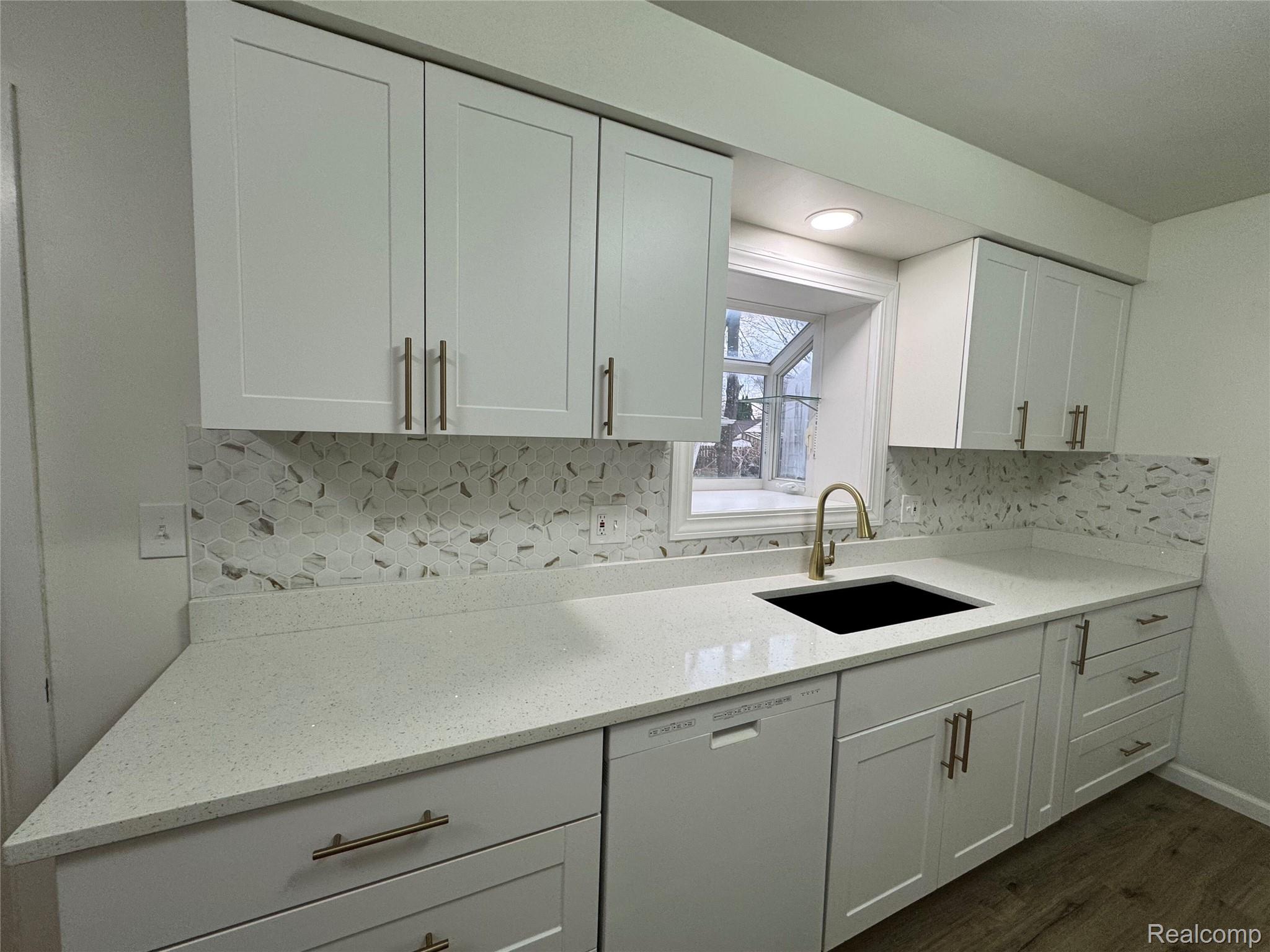 8511 Allen Road Allen Park City MI 48101