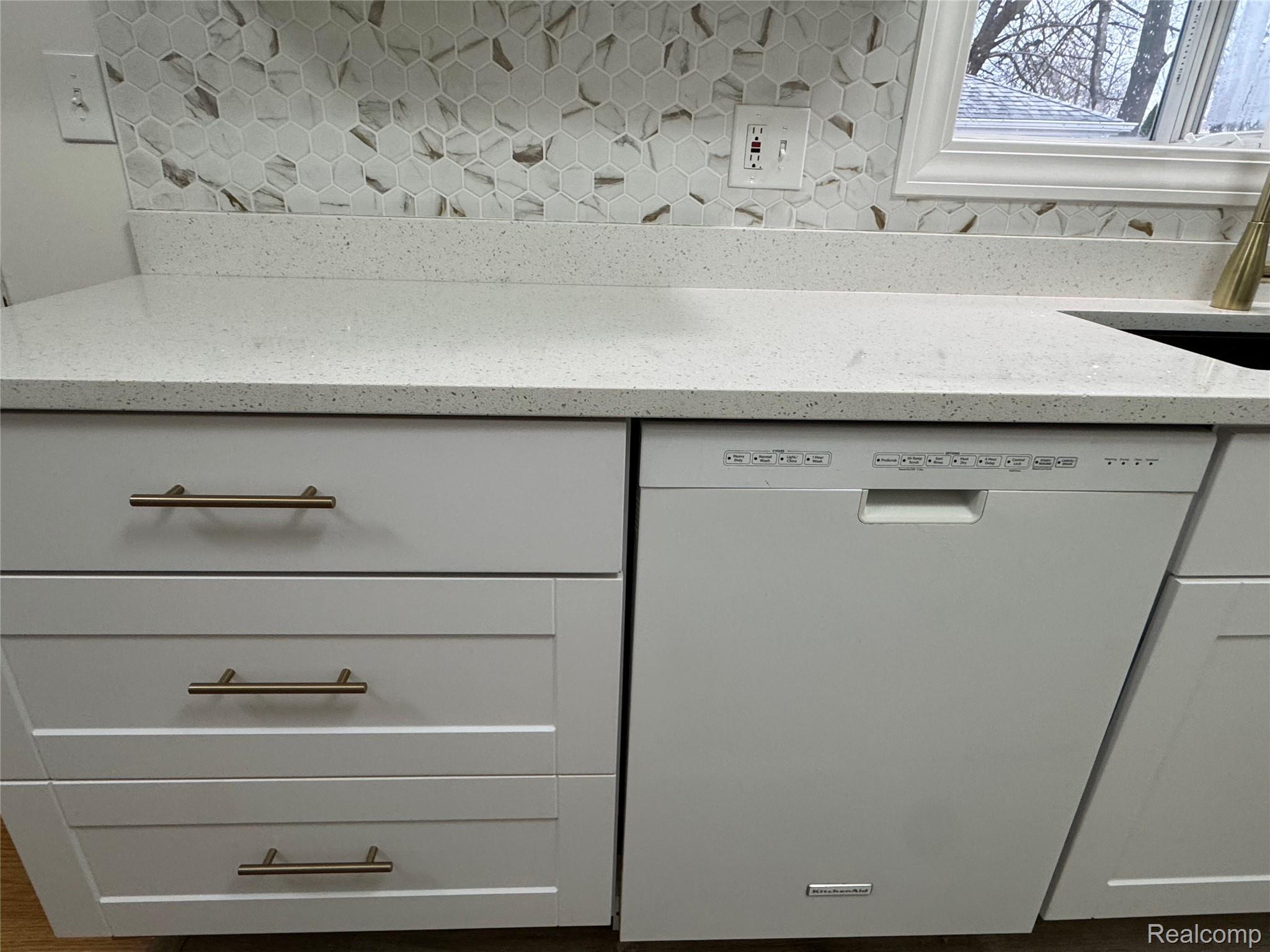 8511 Allen Road Allen Park City MI 48101