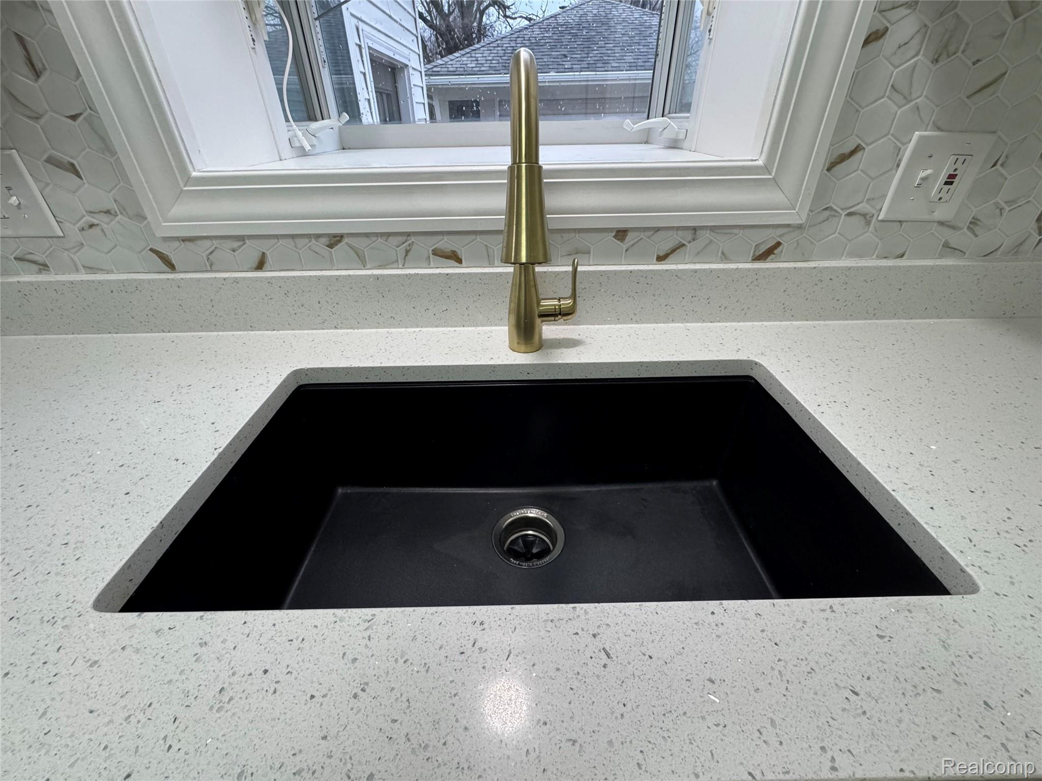 8511 Allen Road Allen Park City MI 48101