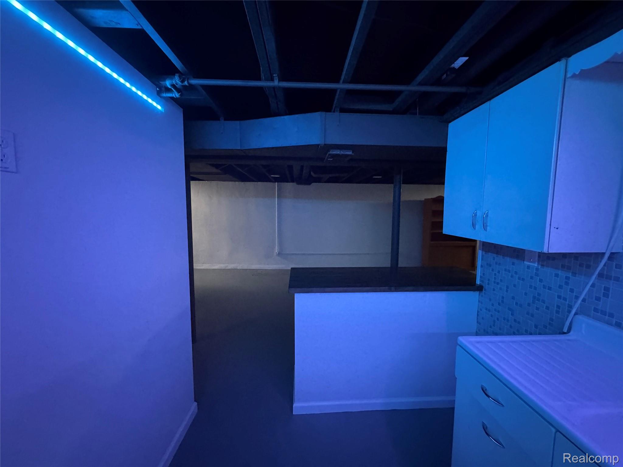 8511 Allen Road Allen Park City MI 48101