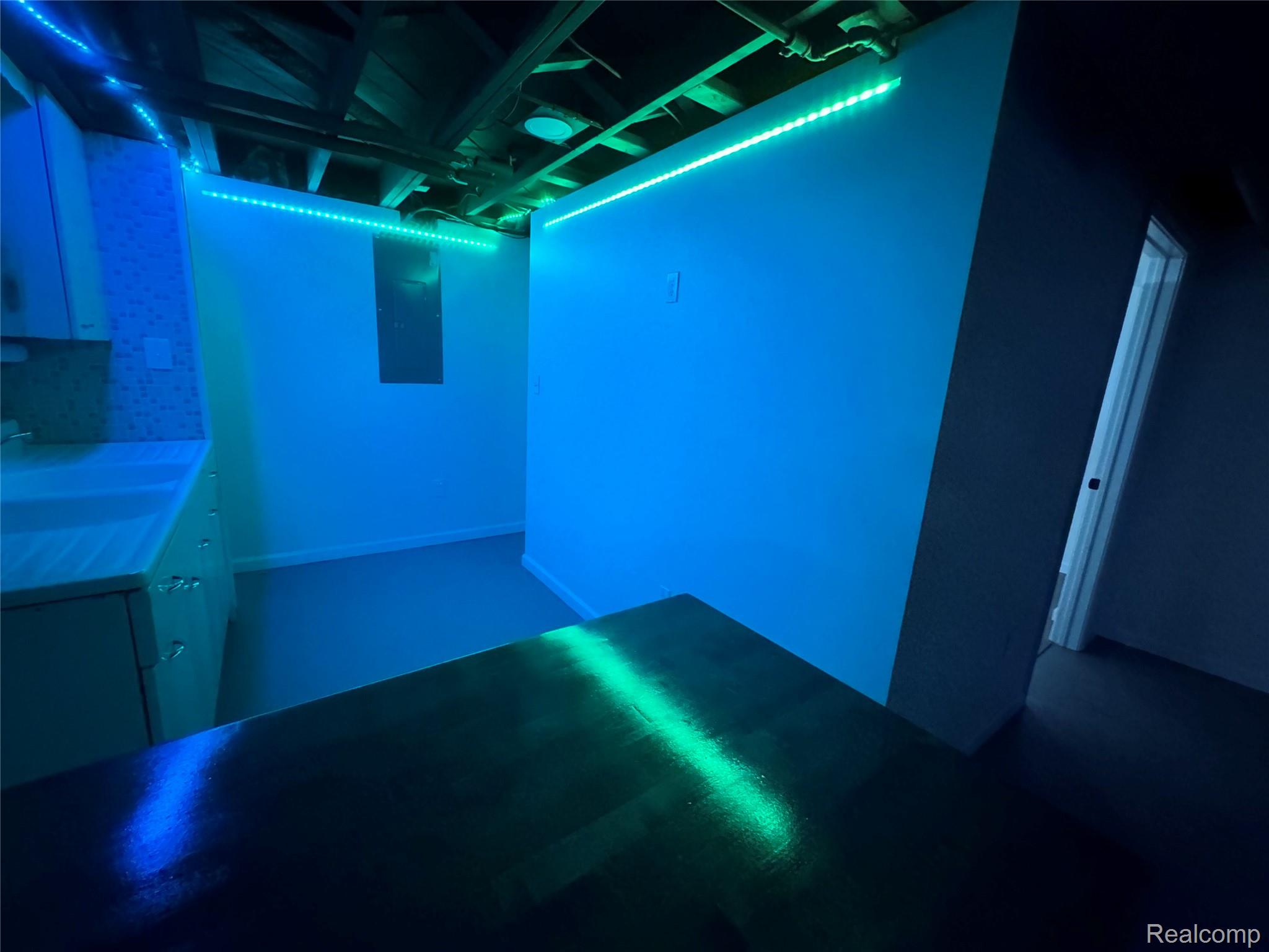 8511 Allen Road Allen Park City MI 48101