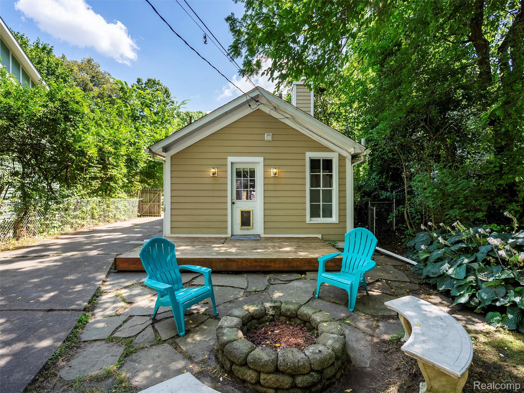 1713 Pontiac Trail Ann Arbor City MI 48105