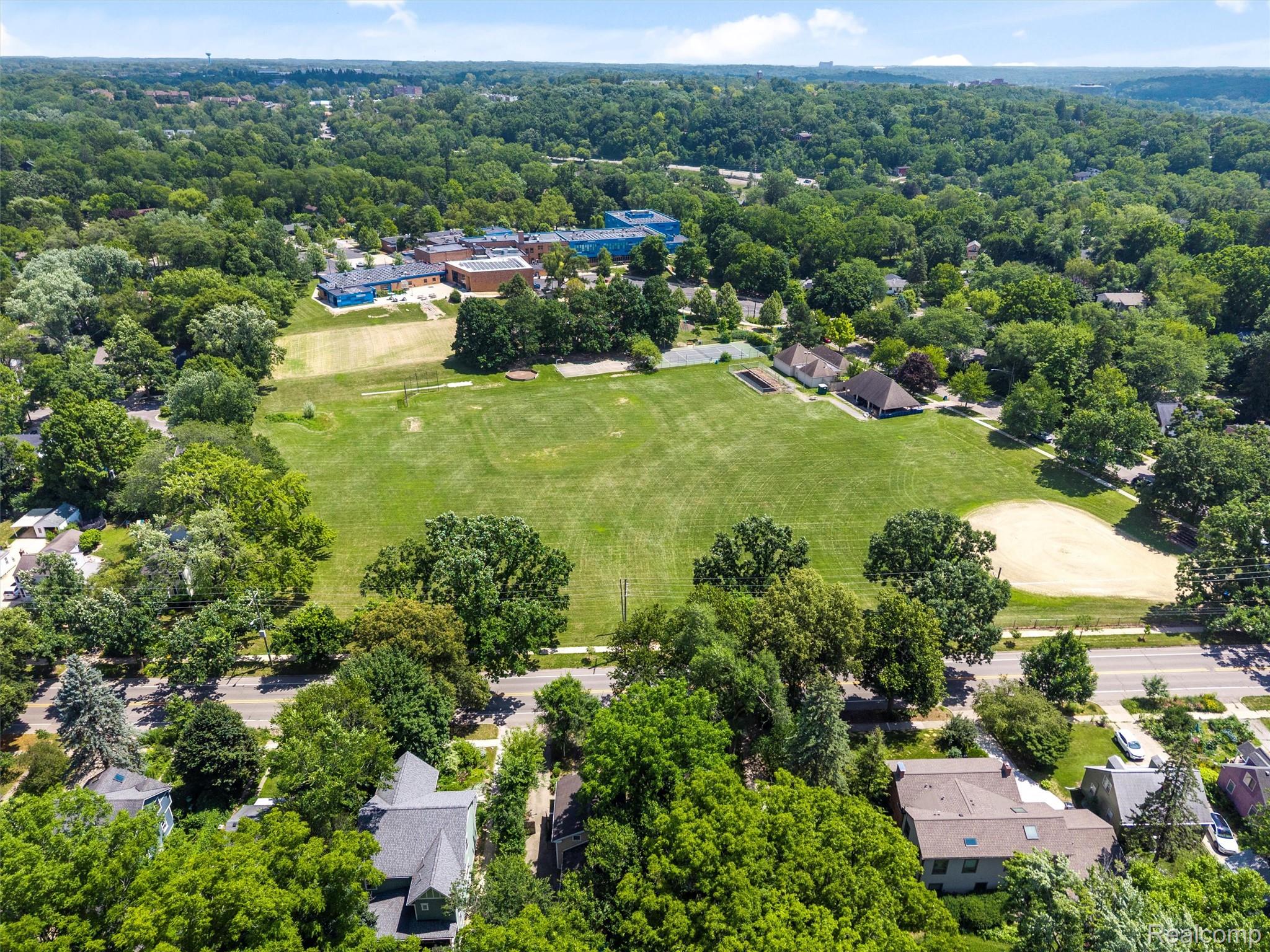 1713 Pontiac Trail Ann Arbor City MI 48105