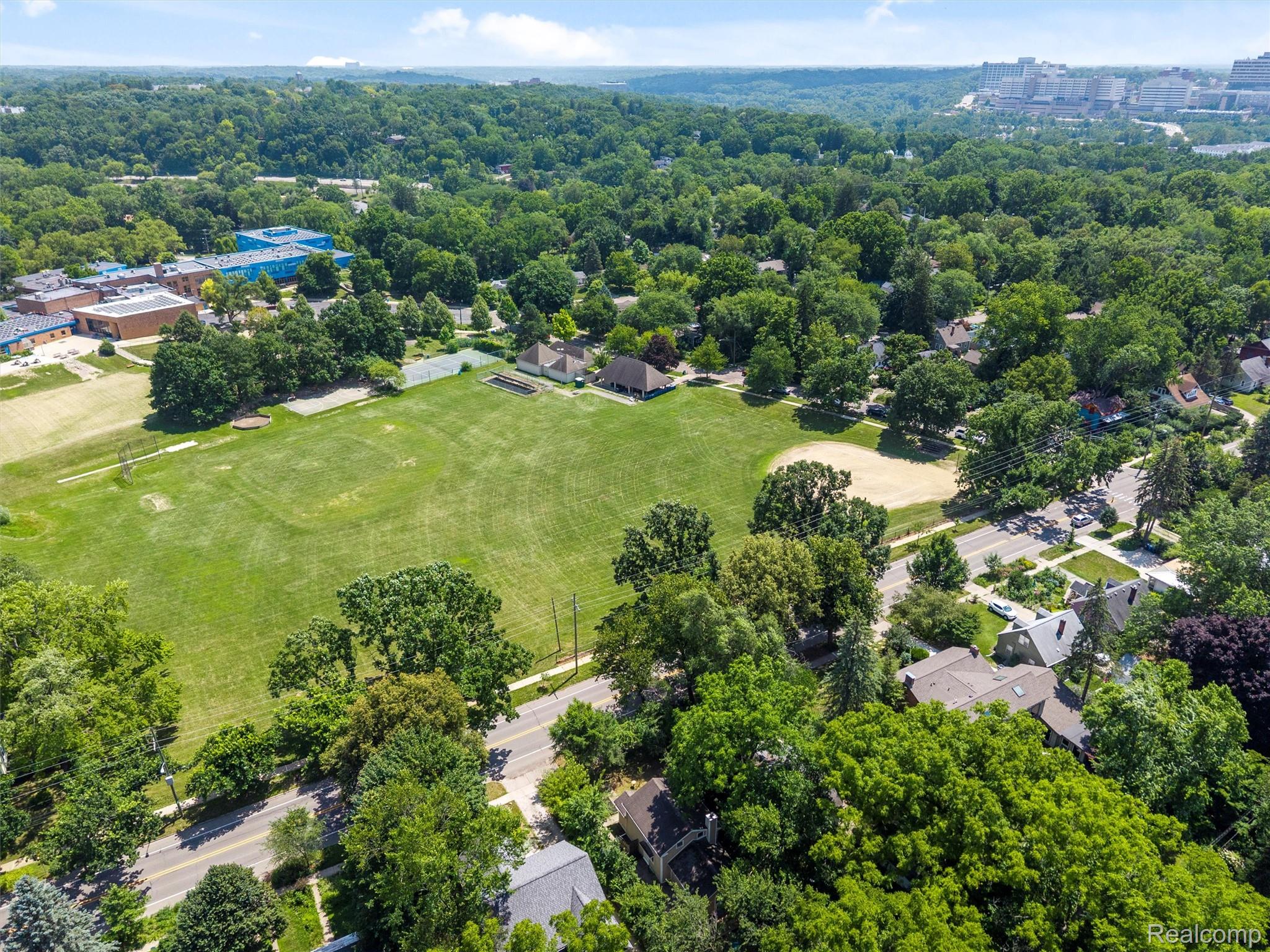 1713 Pontiac Trail Ann Arbor City MI 48105