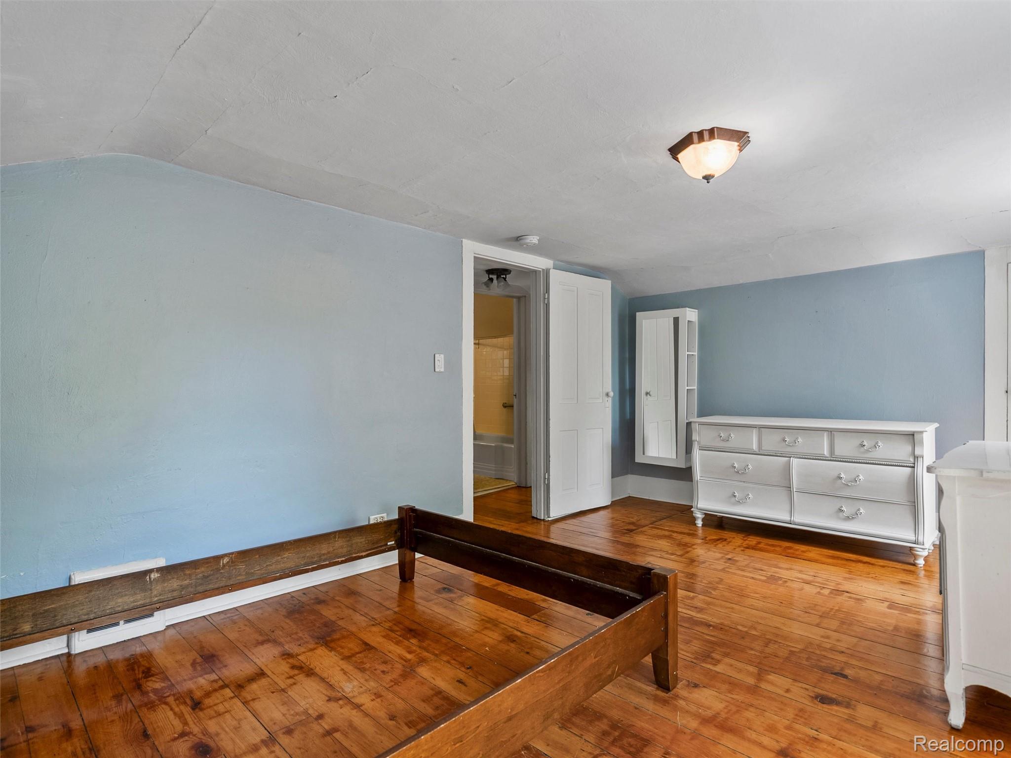 1713 Pontiac Trail Ann Arbor City MI 48105