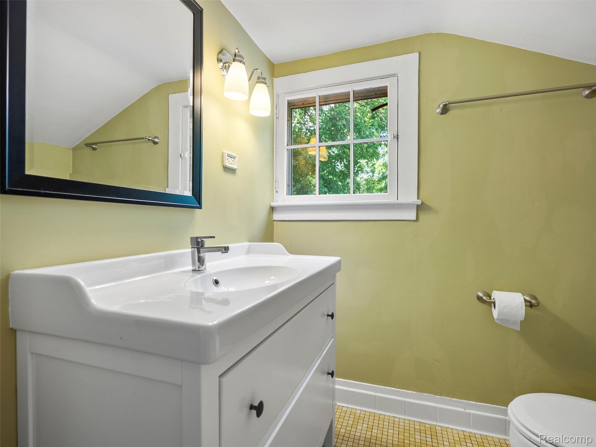 1713 Pontiac Trail Ann Arbor City MI 48105