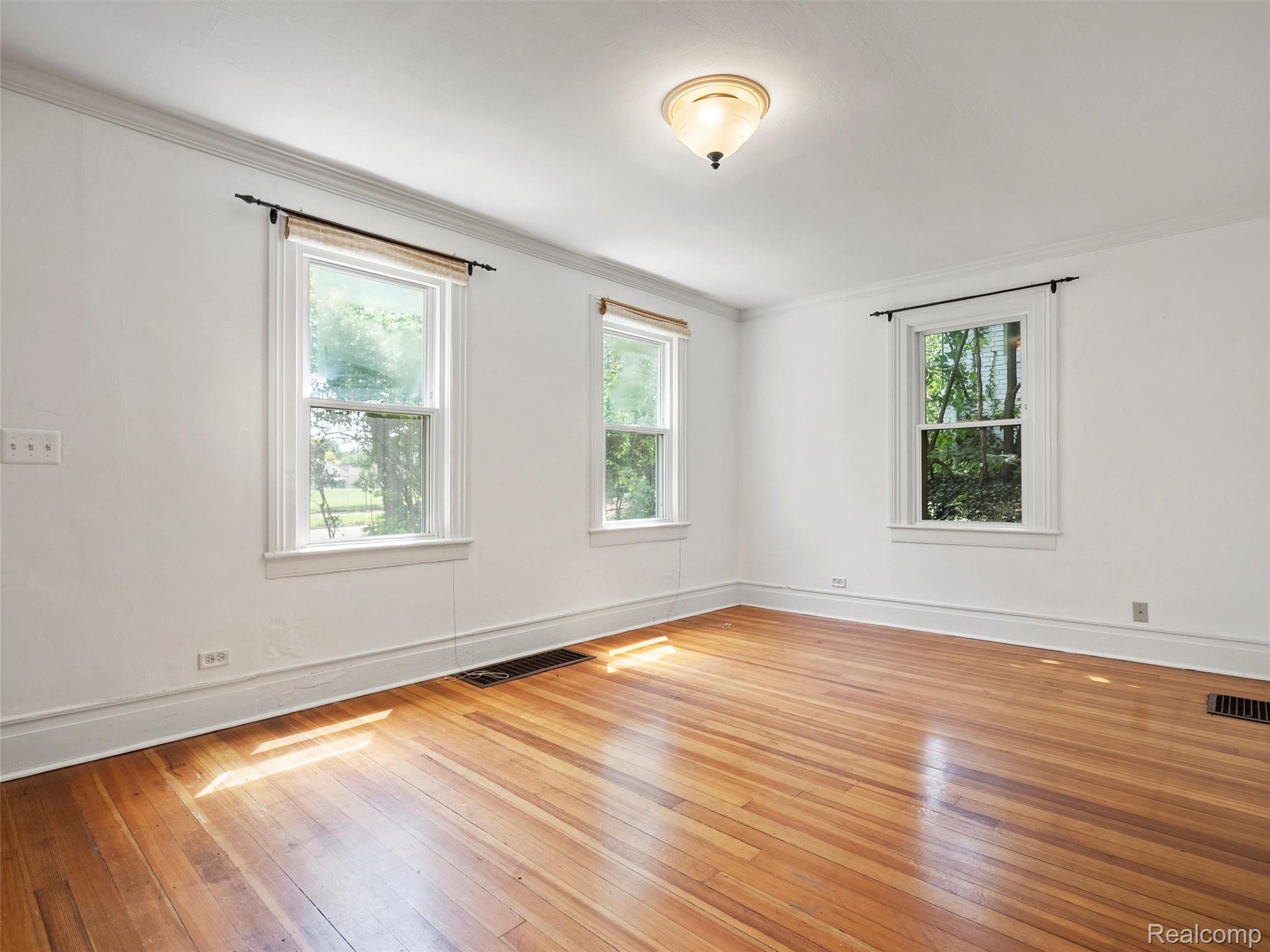 1713 Pontiac Trail Ann Arbor City MI 48105