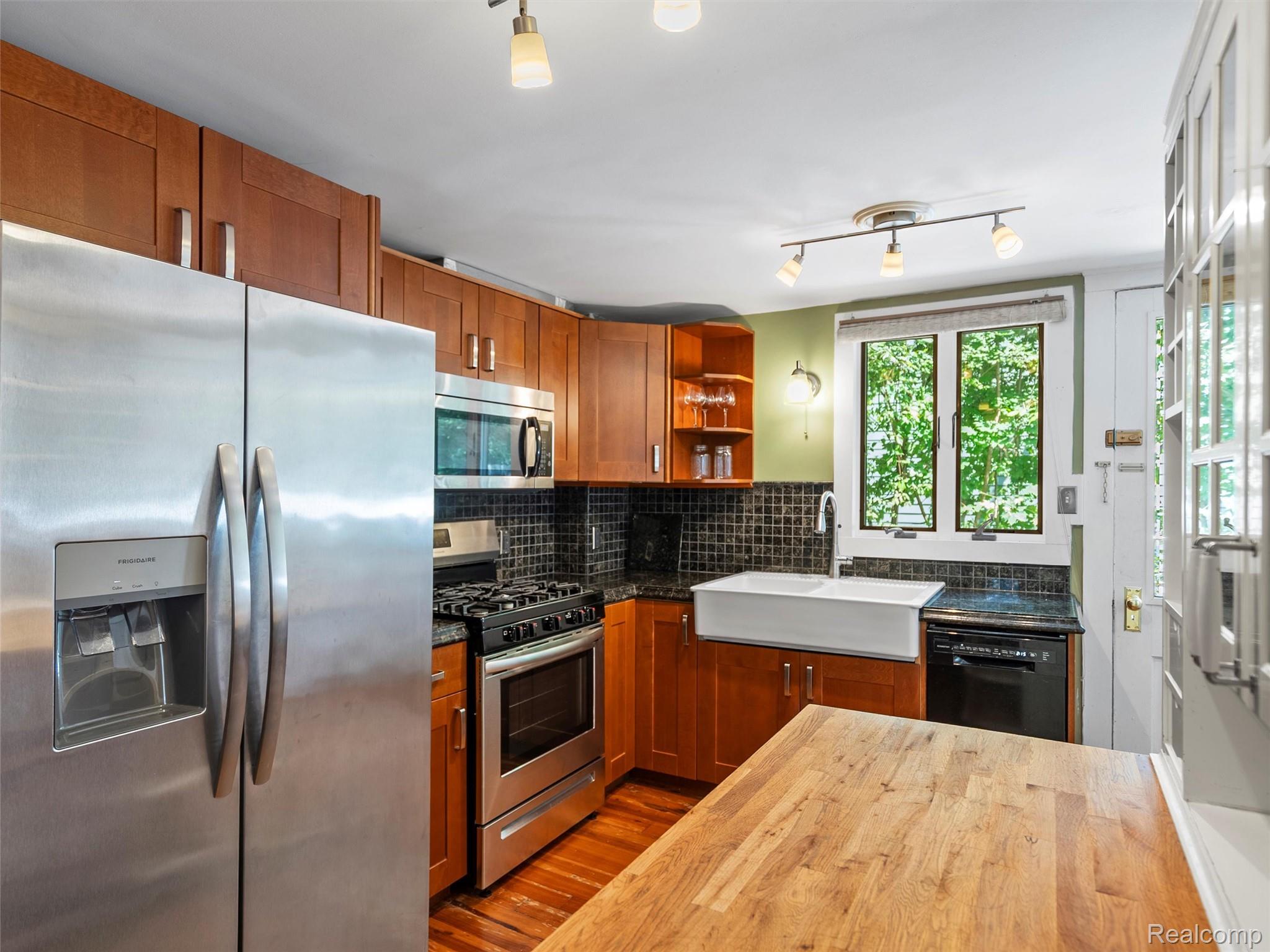 1713 Pontiac Trail Ann Arbor City MI 48105