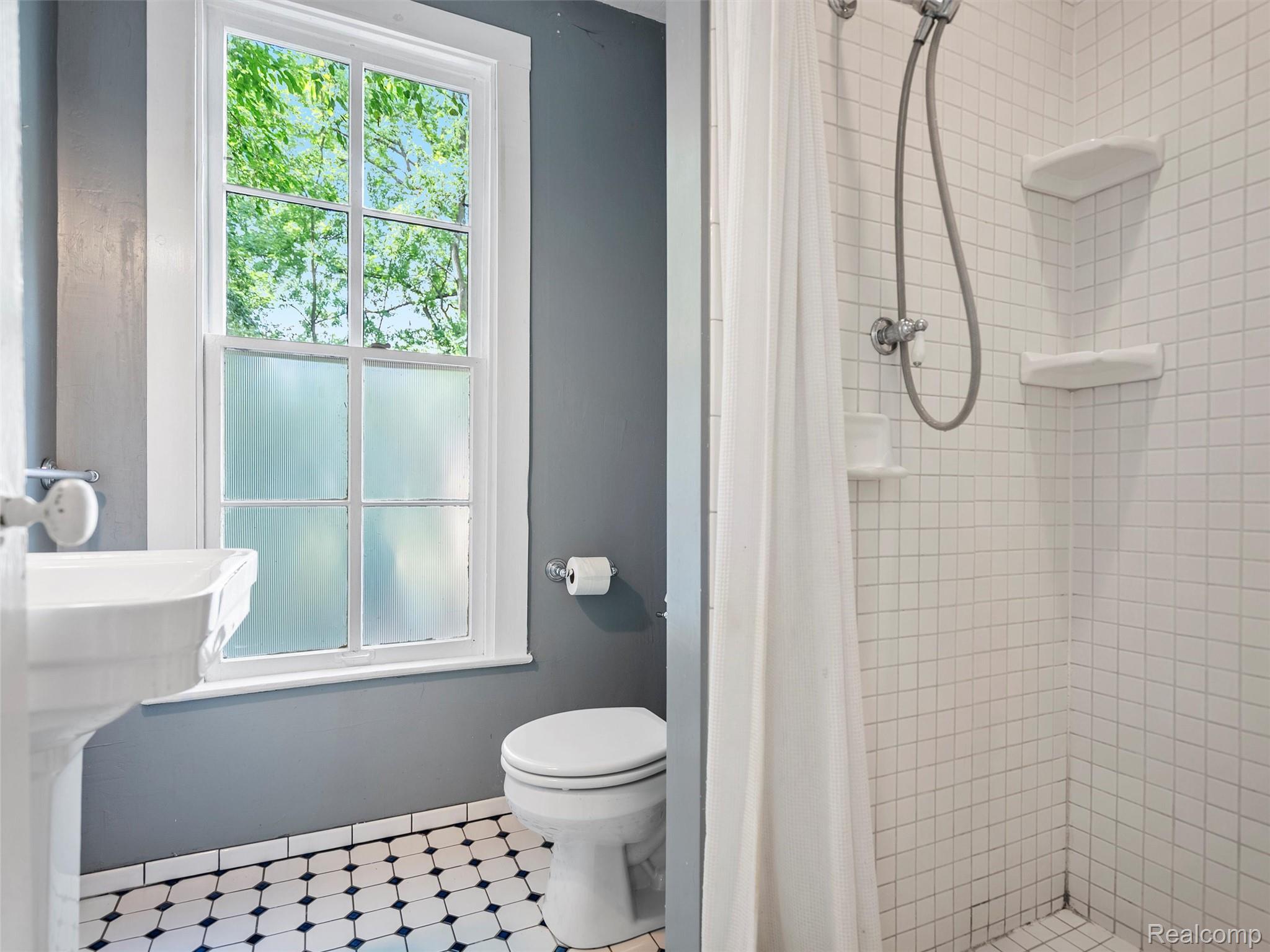 1713 Pontiac Trail Ann Arbor City MI 48105