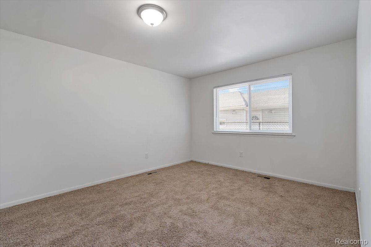 21078 Mitchelldale Avenue Royal Oak Charter Township MI 48220