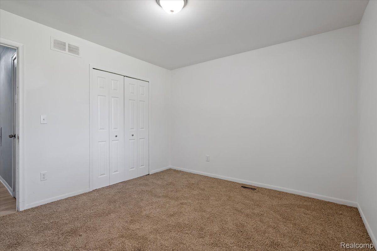 21078 Mitchelldale Avenue Royal Oak Charter Township MI 48220