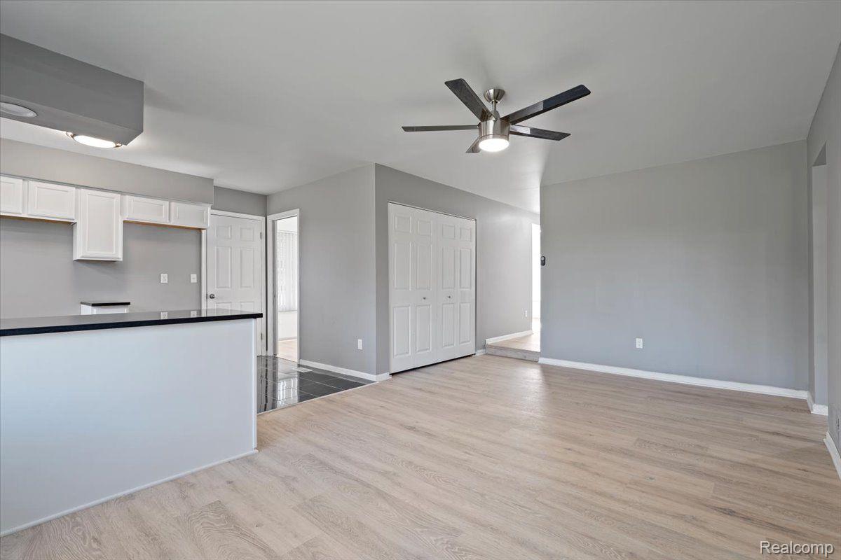 21078 Mitchelldale Avenue Royal Oak Charter Township MI 48220