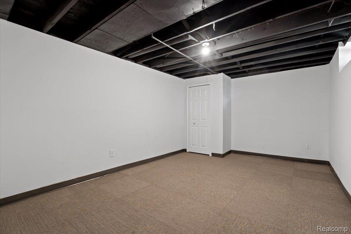21078 Mitchelldale Avenue Royal Oak Charter Township MI 48220