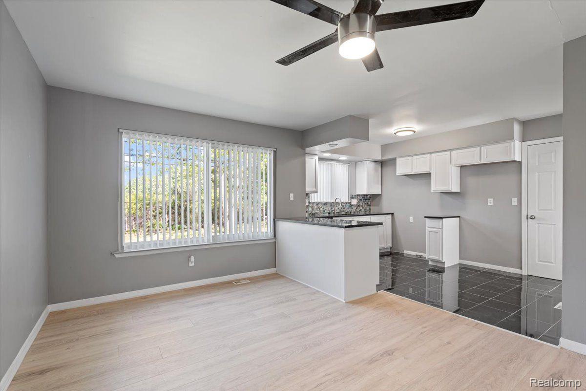 21078 Mitchelldale Avenue Royal Oak Charter Township MI 48220