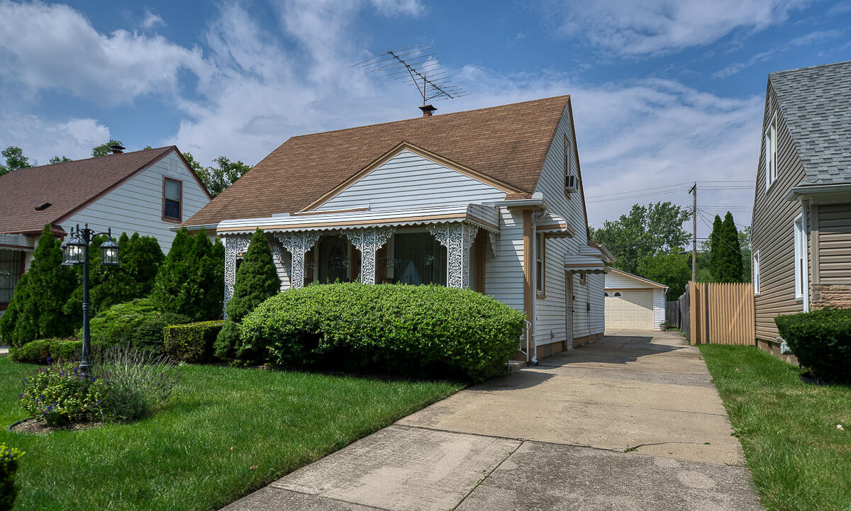 26160 Princeton Street Inkster City MI 48141