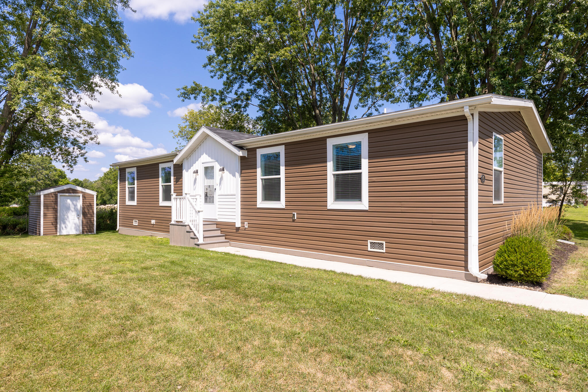 714 Mill Street Leslie City MI 49251