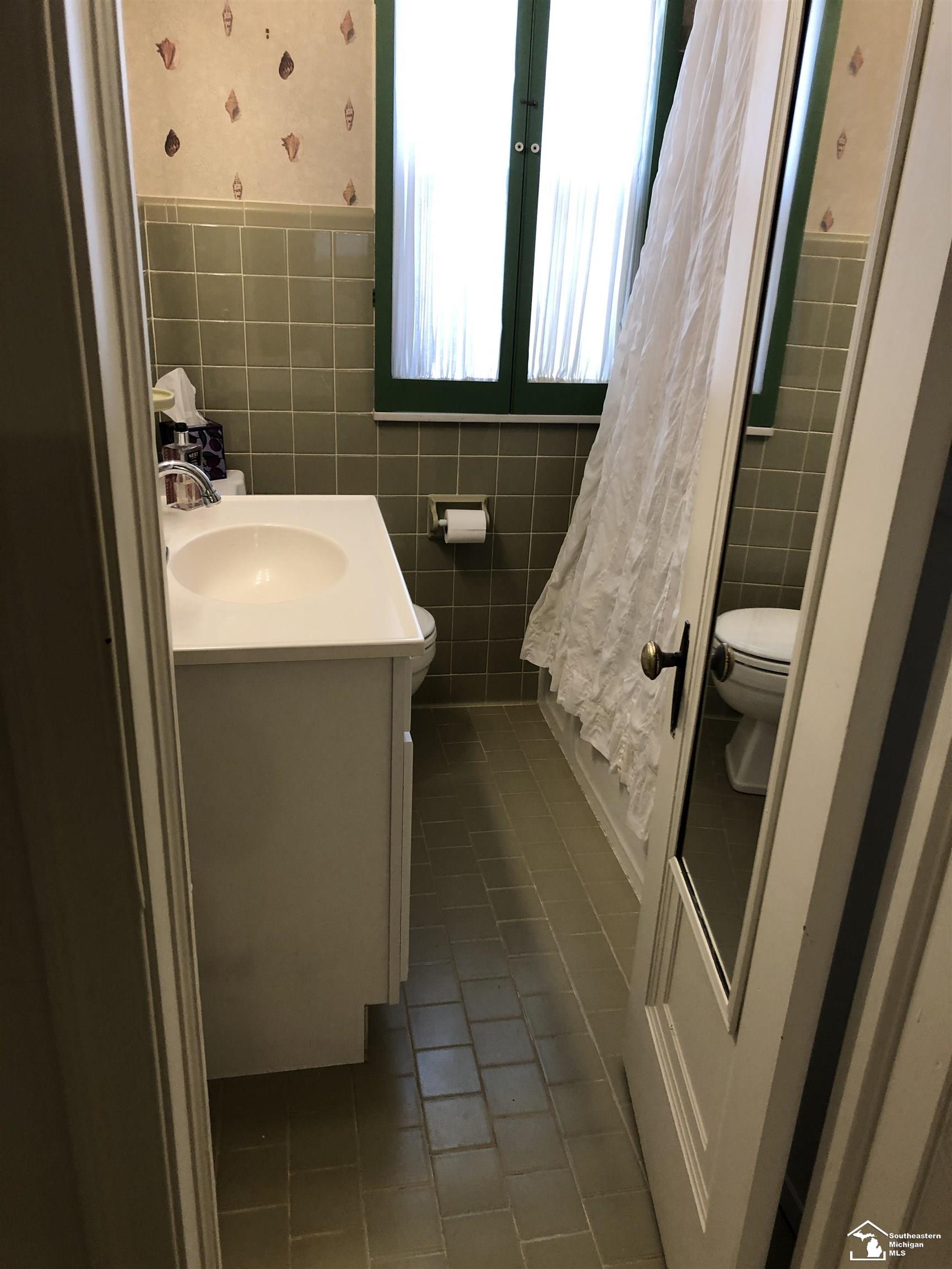 15163 University Street Allen Park City MI 48101