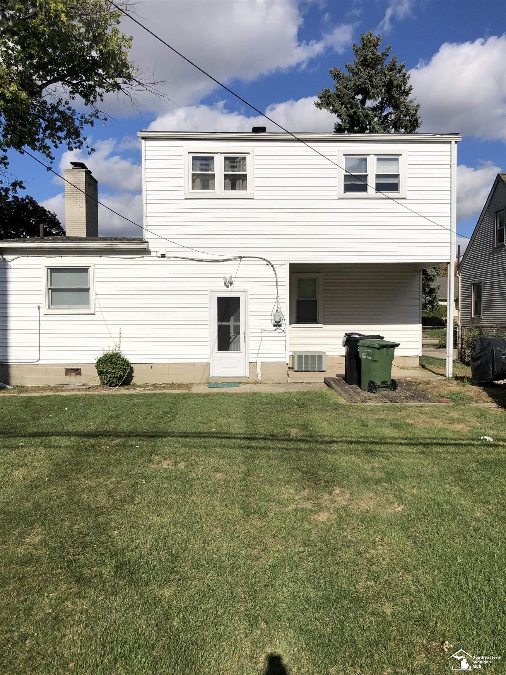 15163 University Street Allen Park City MI 48101