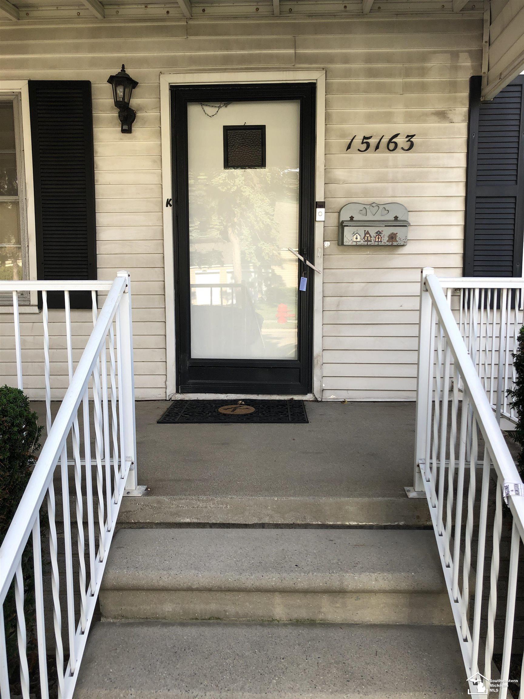 15163 University Street Allen Park City MI 48101