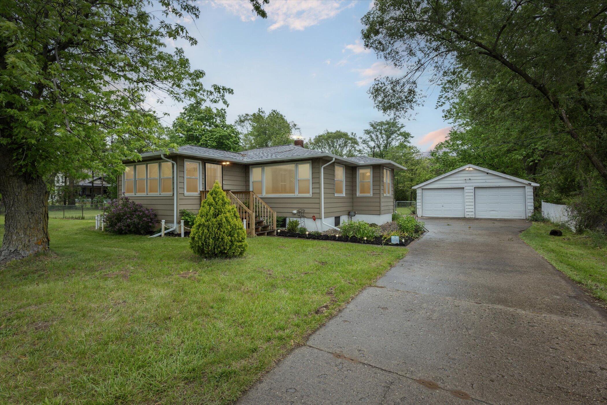 65281 M 40 Antwerp Township MI 49065