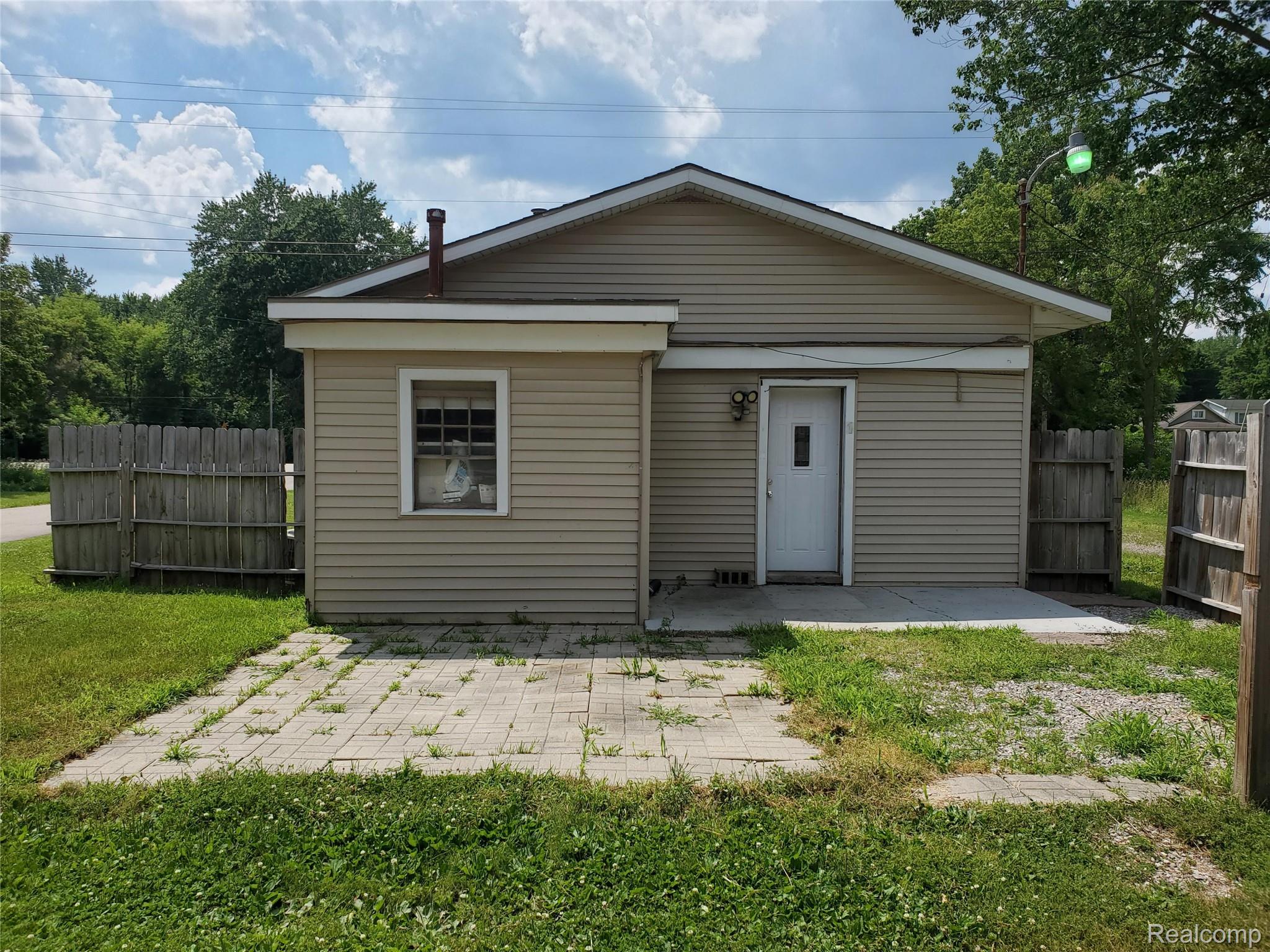 11549 S Us Highway 27 Dewitt City MI 48820