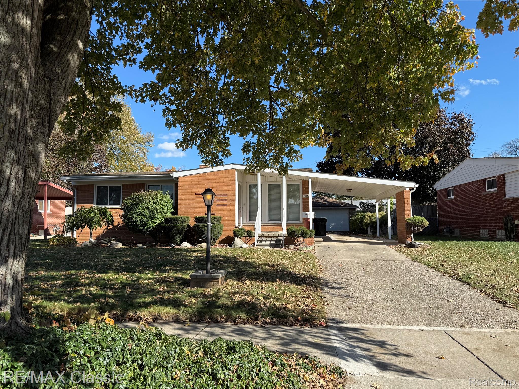 10025 Buckingham Avenue Allen Park City MI 48101