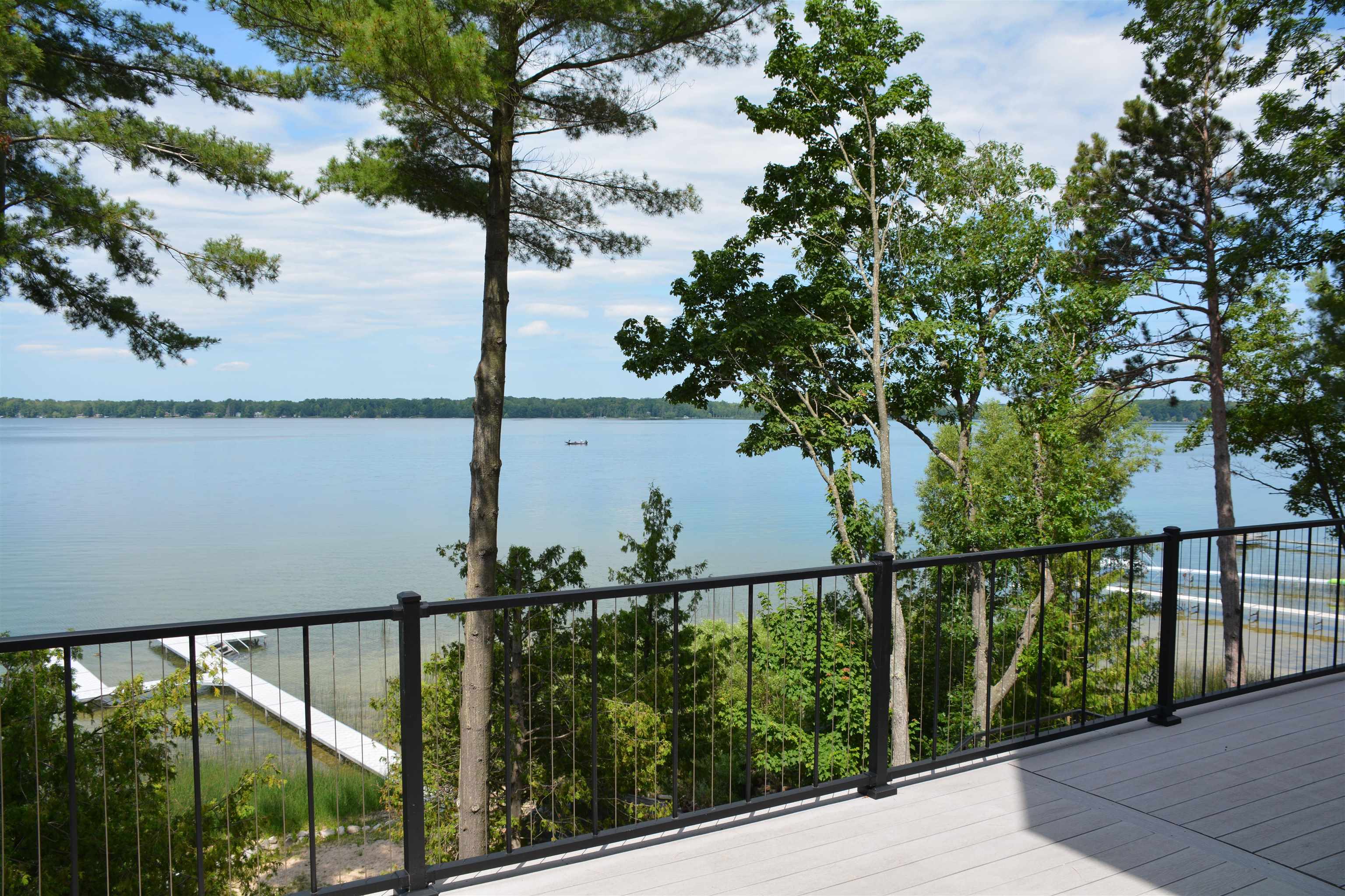5568 Lakeview Drive Green Lake Township MI 49643