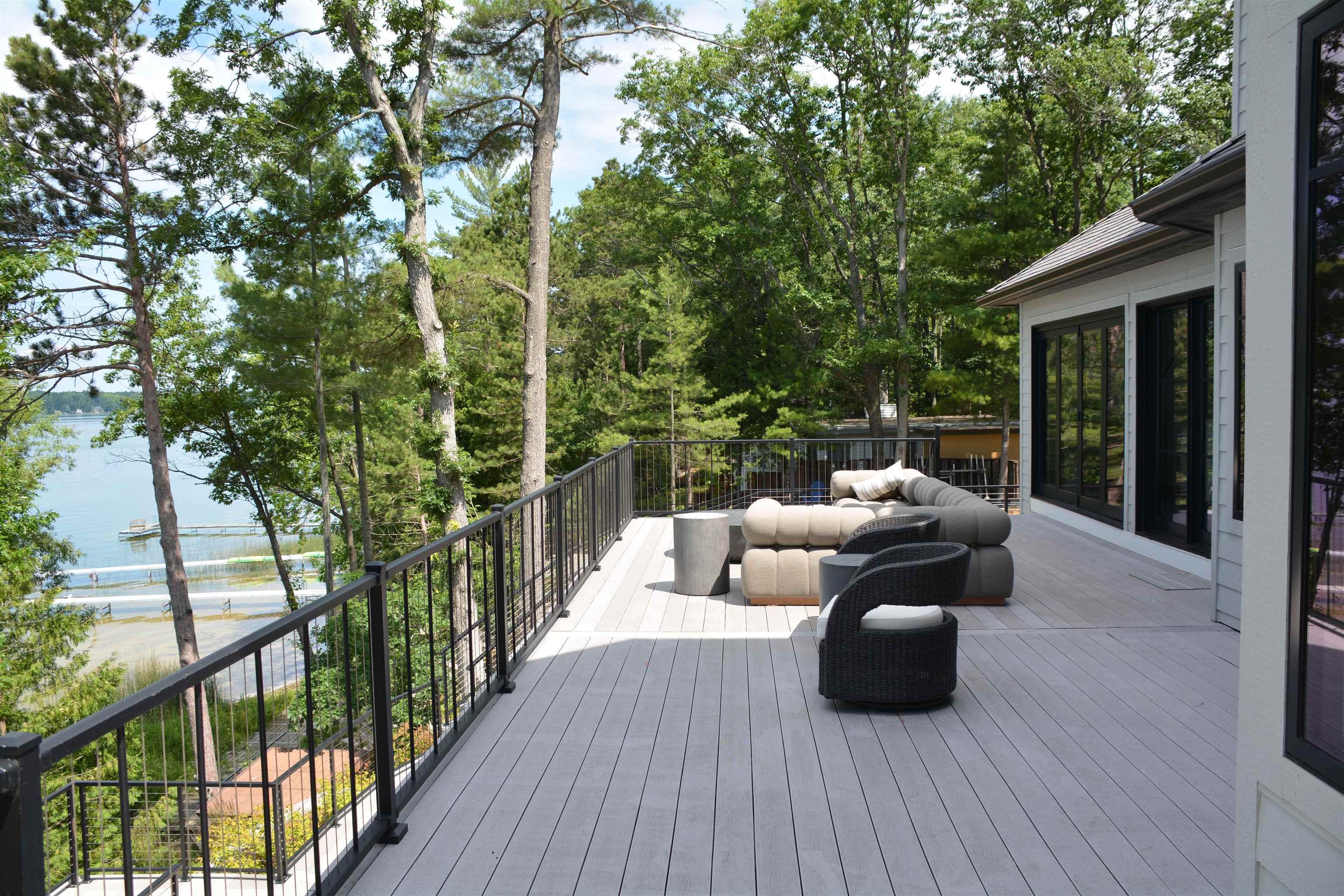 5568 Lakeview Drive Green Lake Township MI 49643