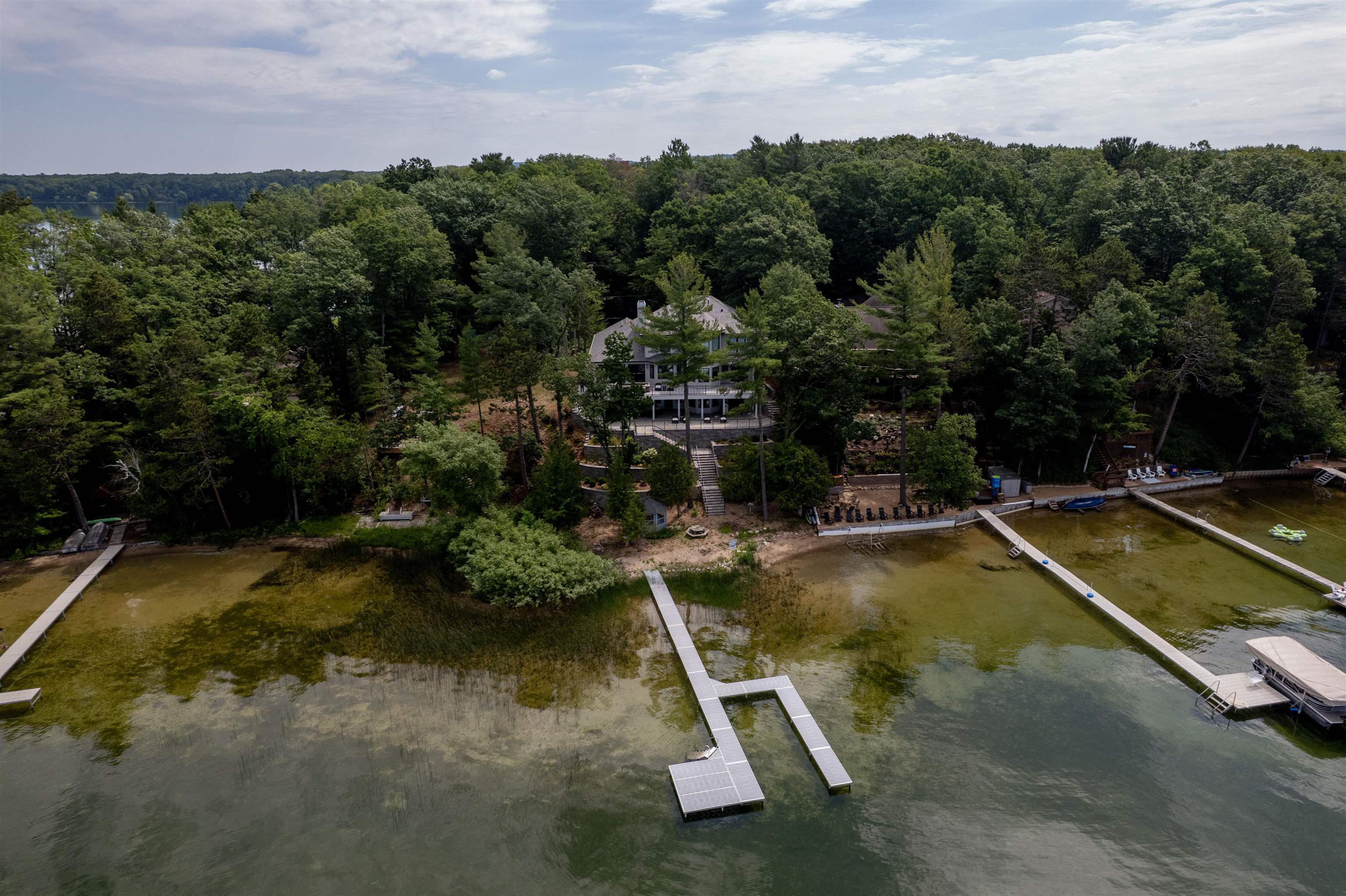 5568 Lakeview Drive Green Lake Township MI 49643