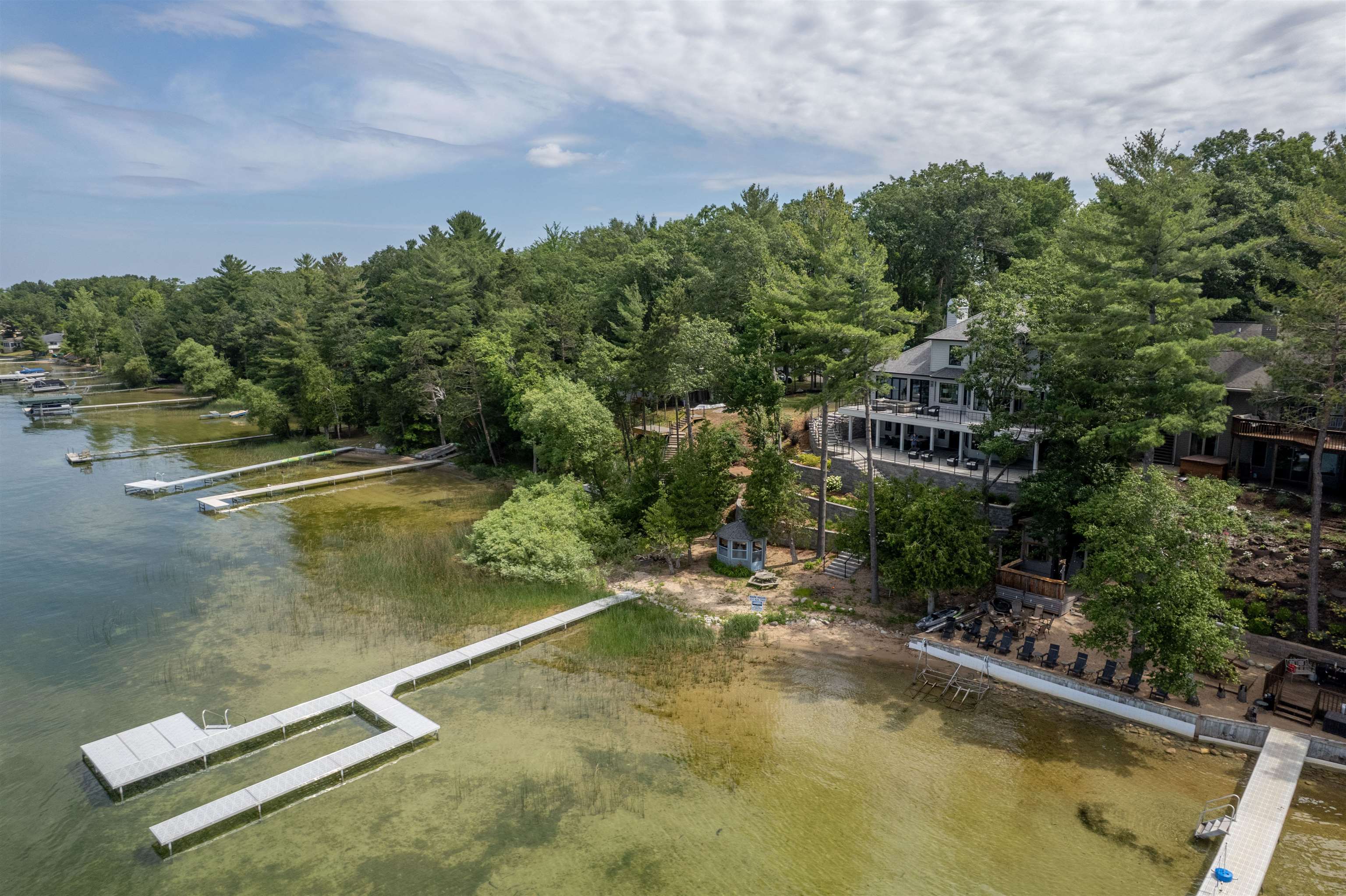 5568 Lakeview Drive Green Lake Township MI 49643