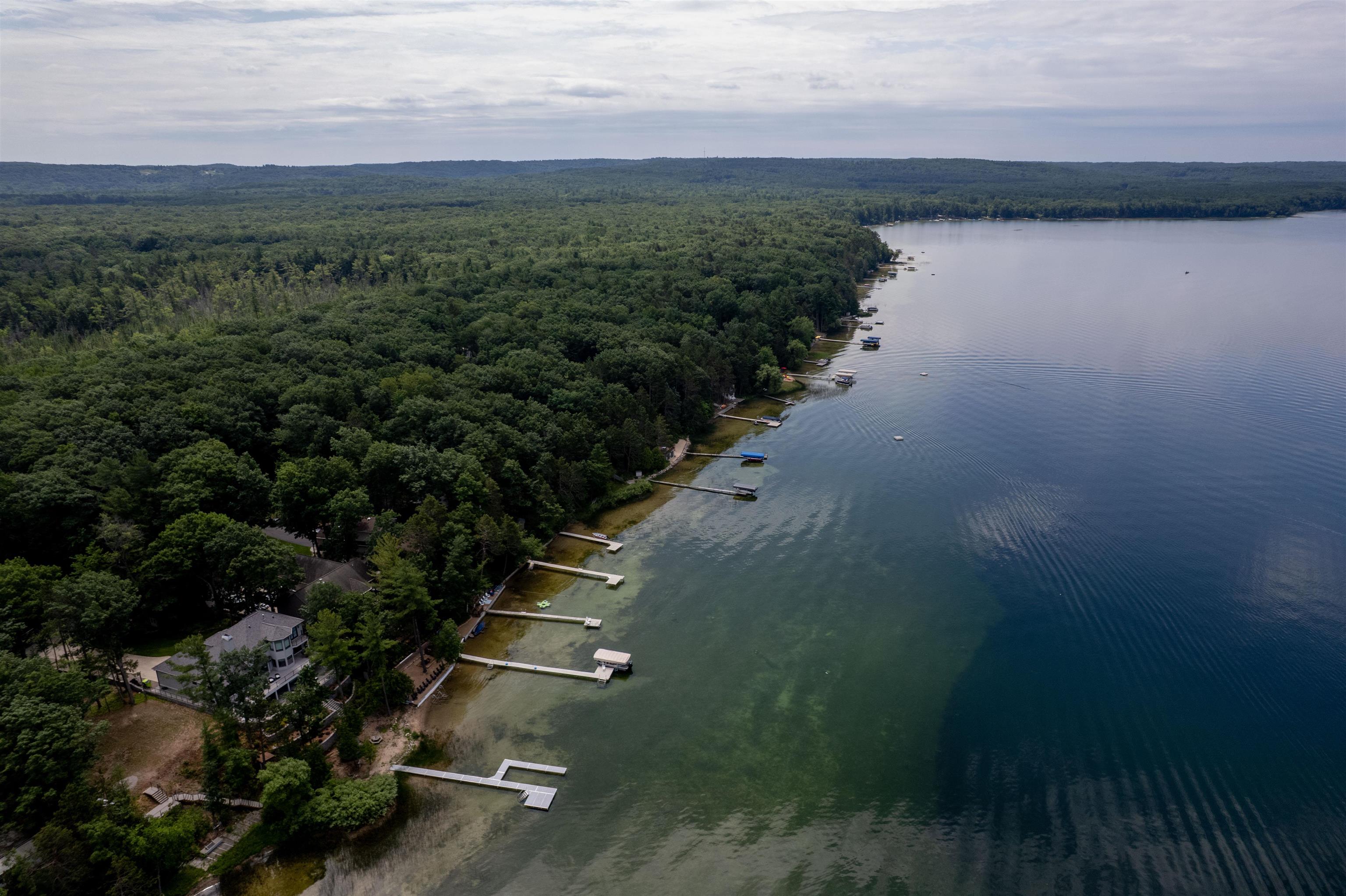 5568 Lakeview Drive Green Lake Township MI 49643