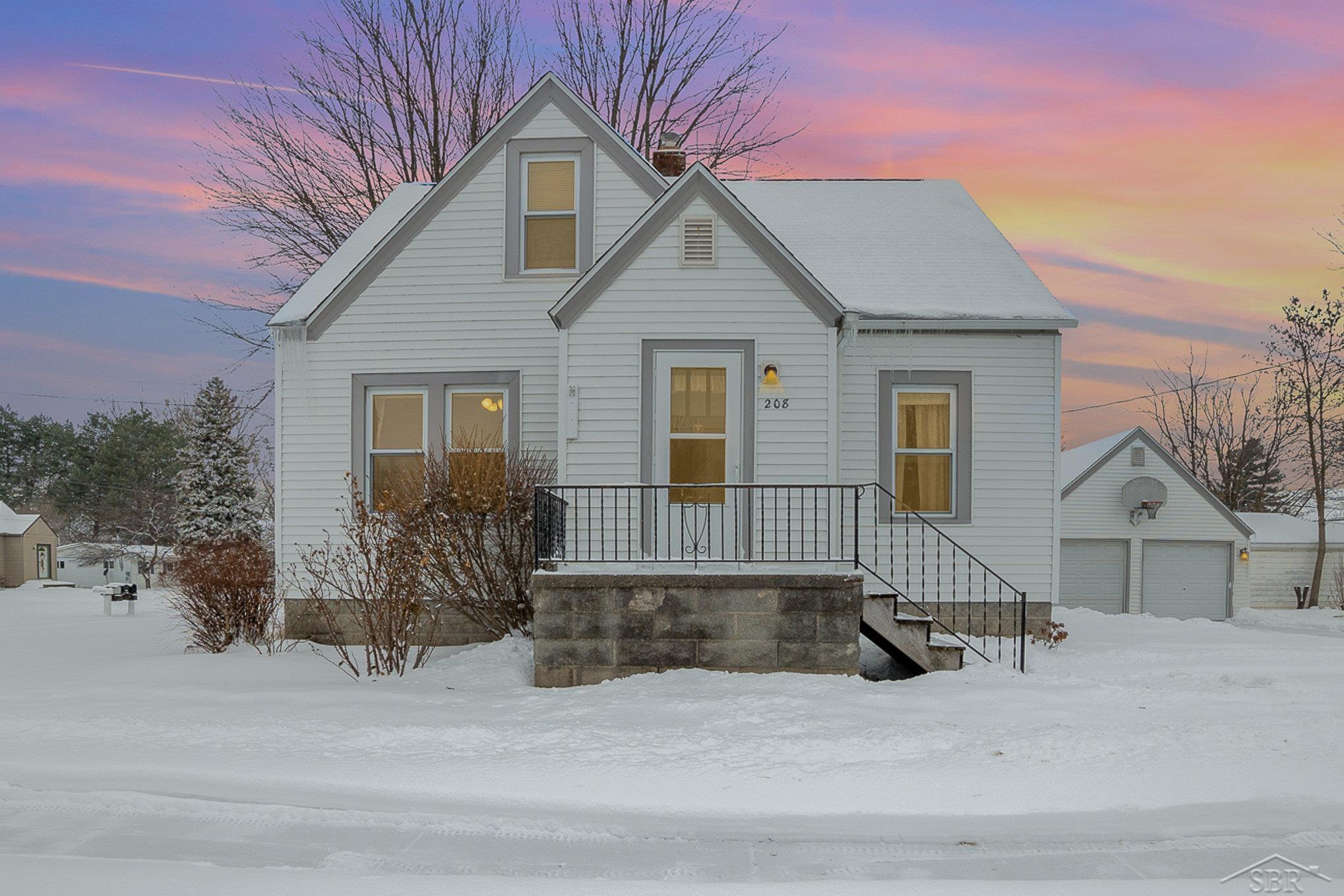 208 Roberts Street Auburn City MI 48611