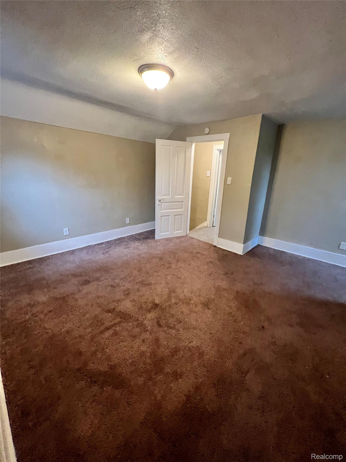 1720 N Oakley Street Saginaw City MI 48602