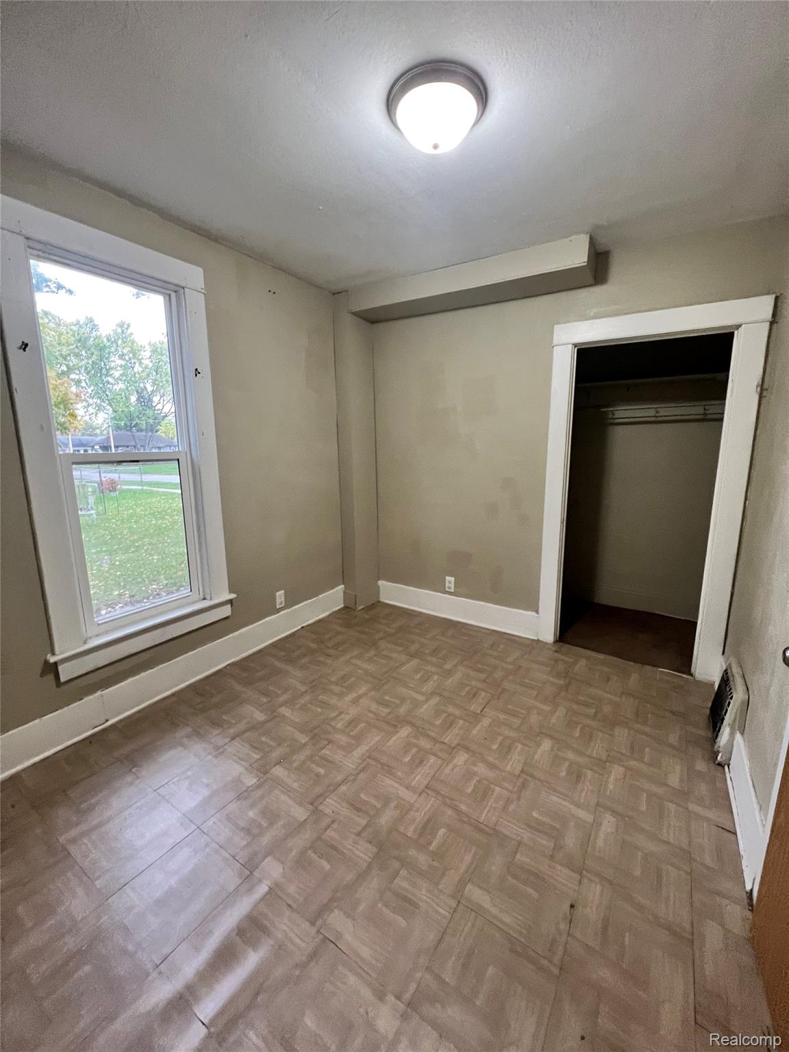 1720 N Oakley Street Saginaw City MI 48602