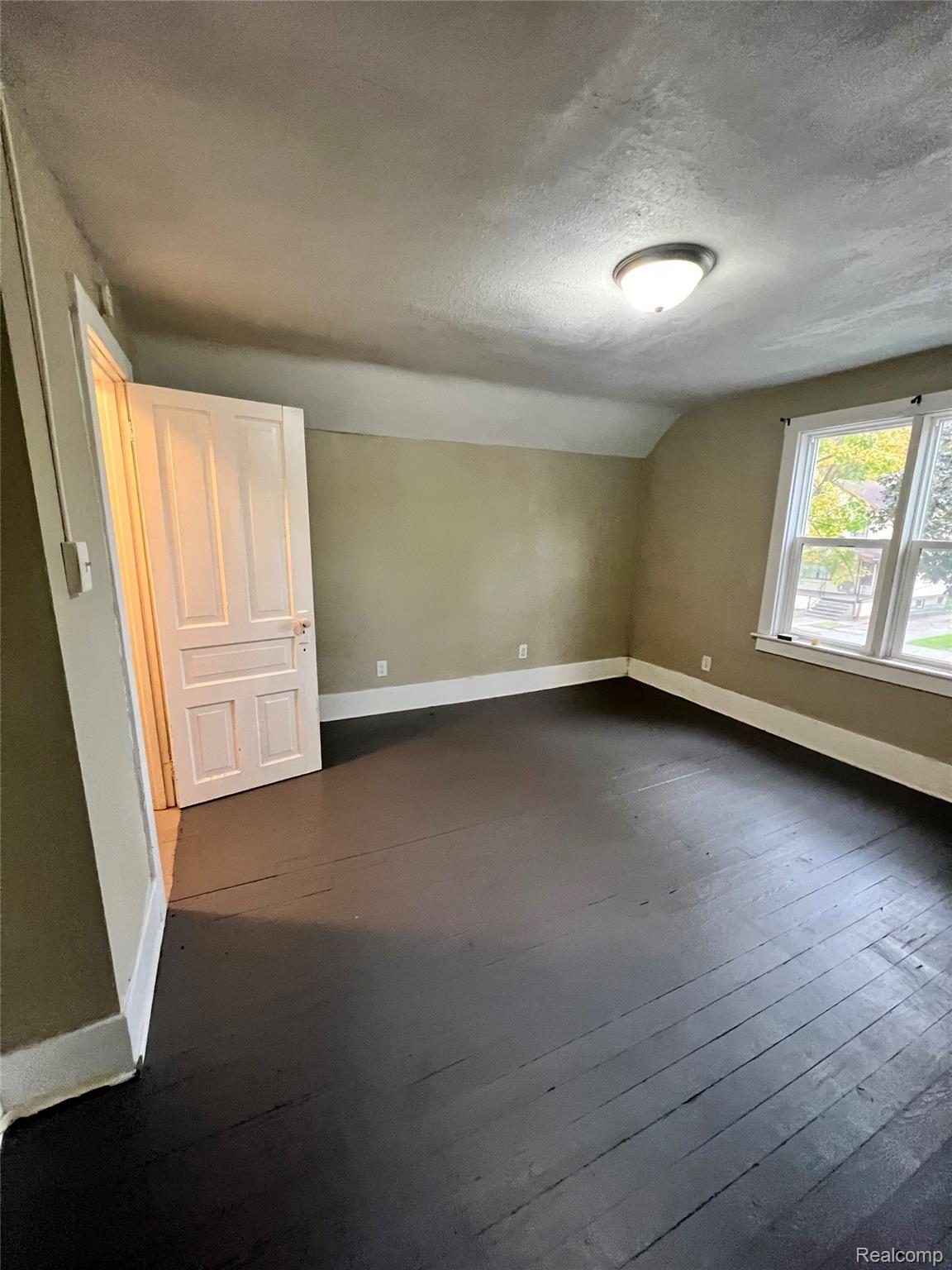 1720 N Oakley Street Saginaw City MI 48602