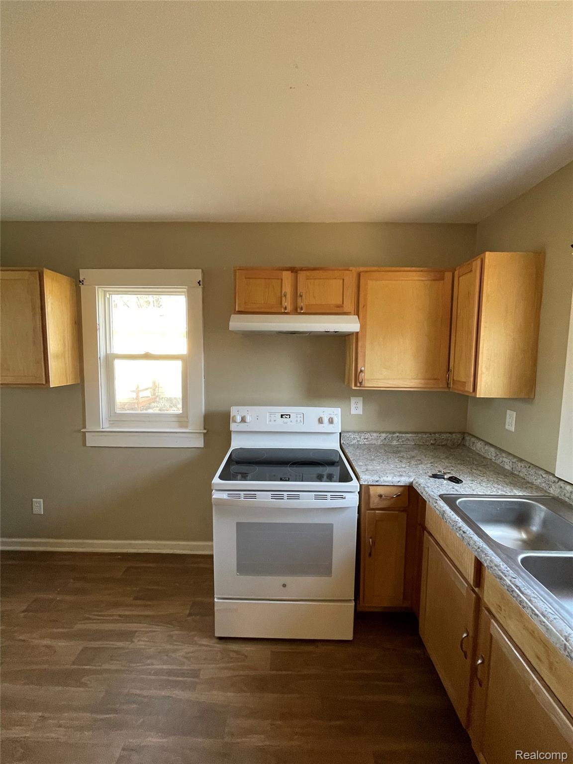1720 N Oakley Street Saginaw City MI 48602