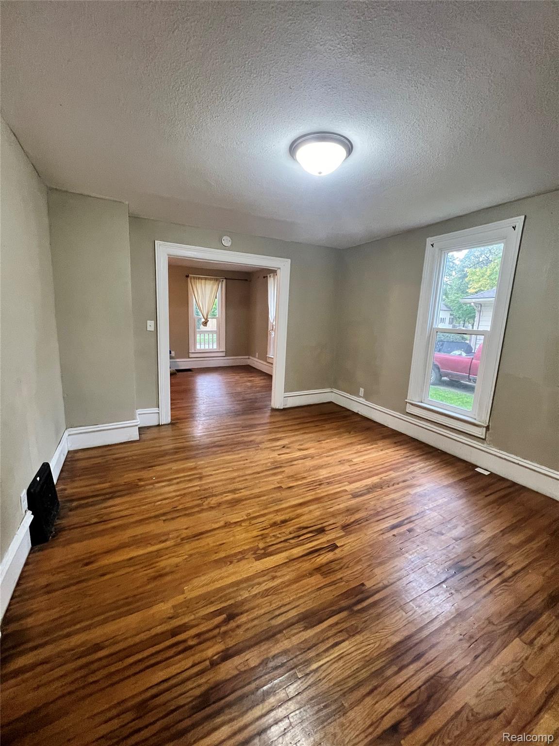1720 N Oakley Street Saginaw City MI 48602